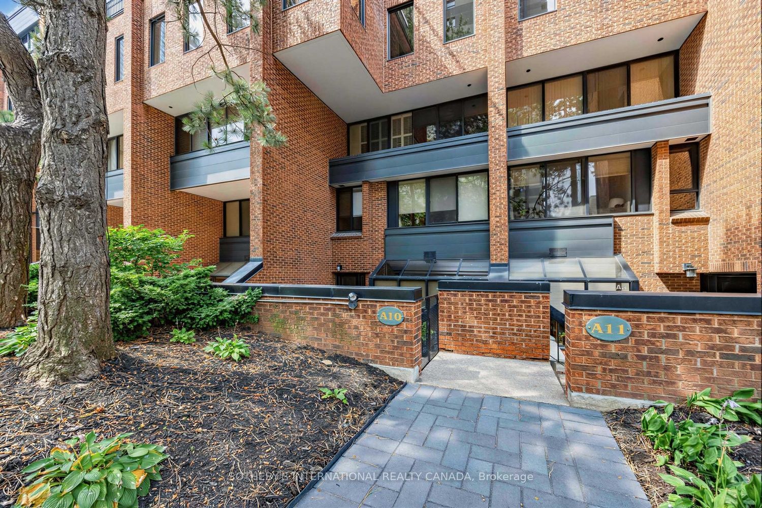 142 Pears Avenue A10, Toronto, ON M5R 1T2