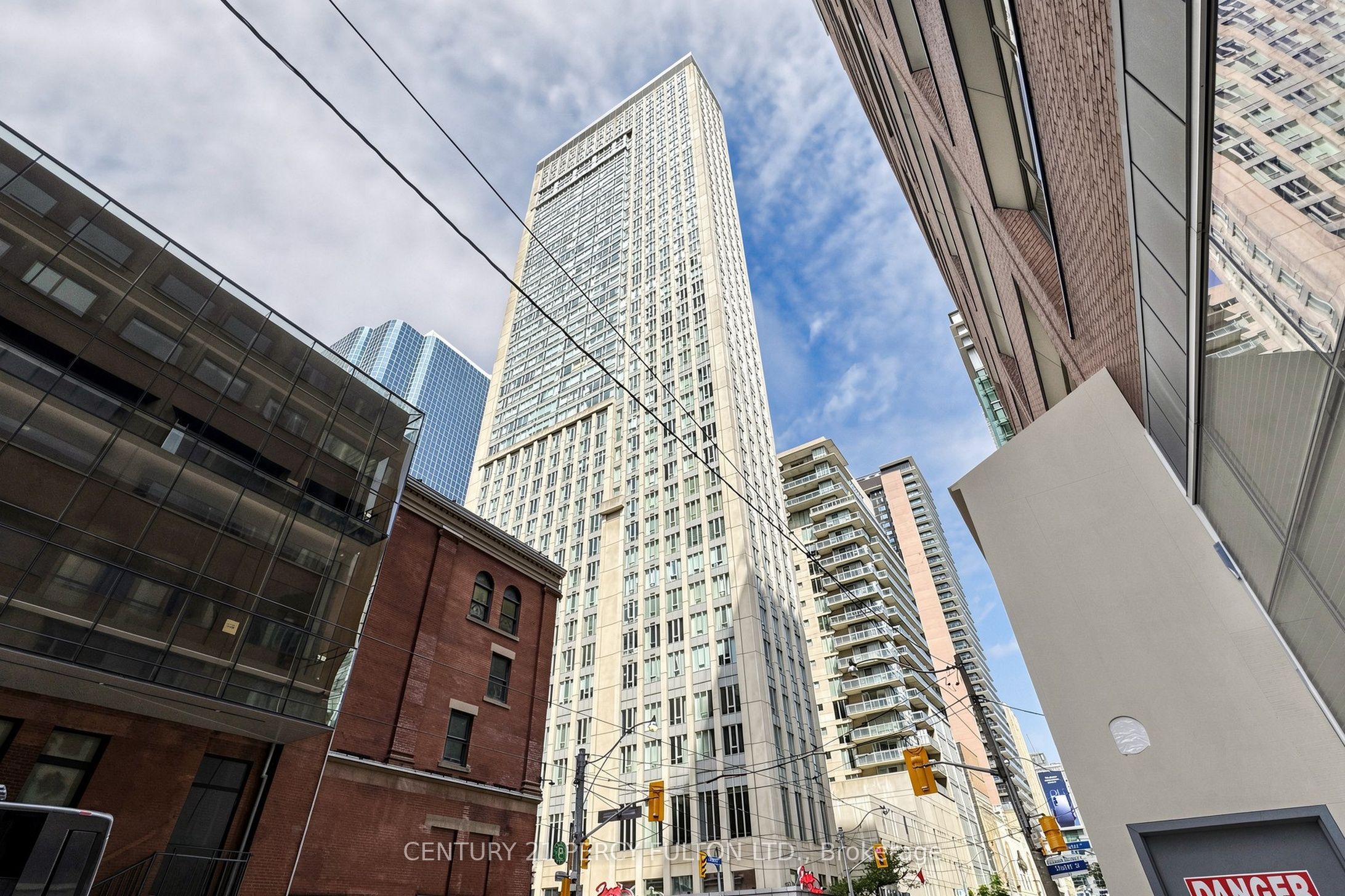 210 Victoria Street 4106, Toronto, ON M5B 2R3 photo 3