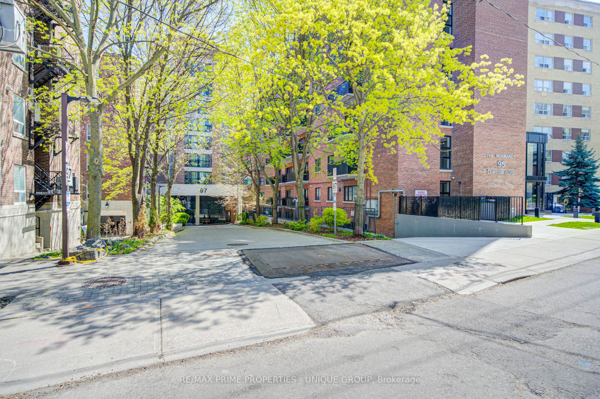 97 Lawton Boulevard 202, Toronto, ON M4V 1Z6 photo 2