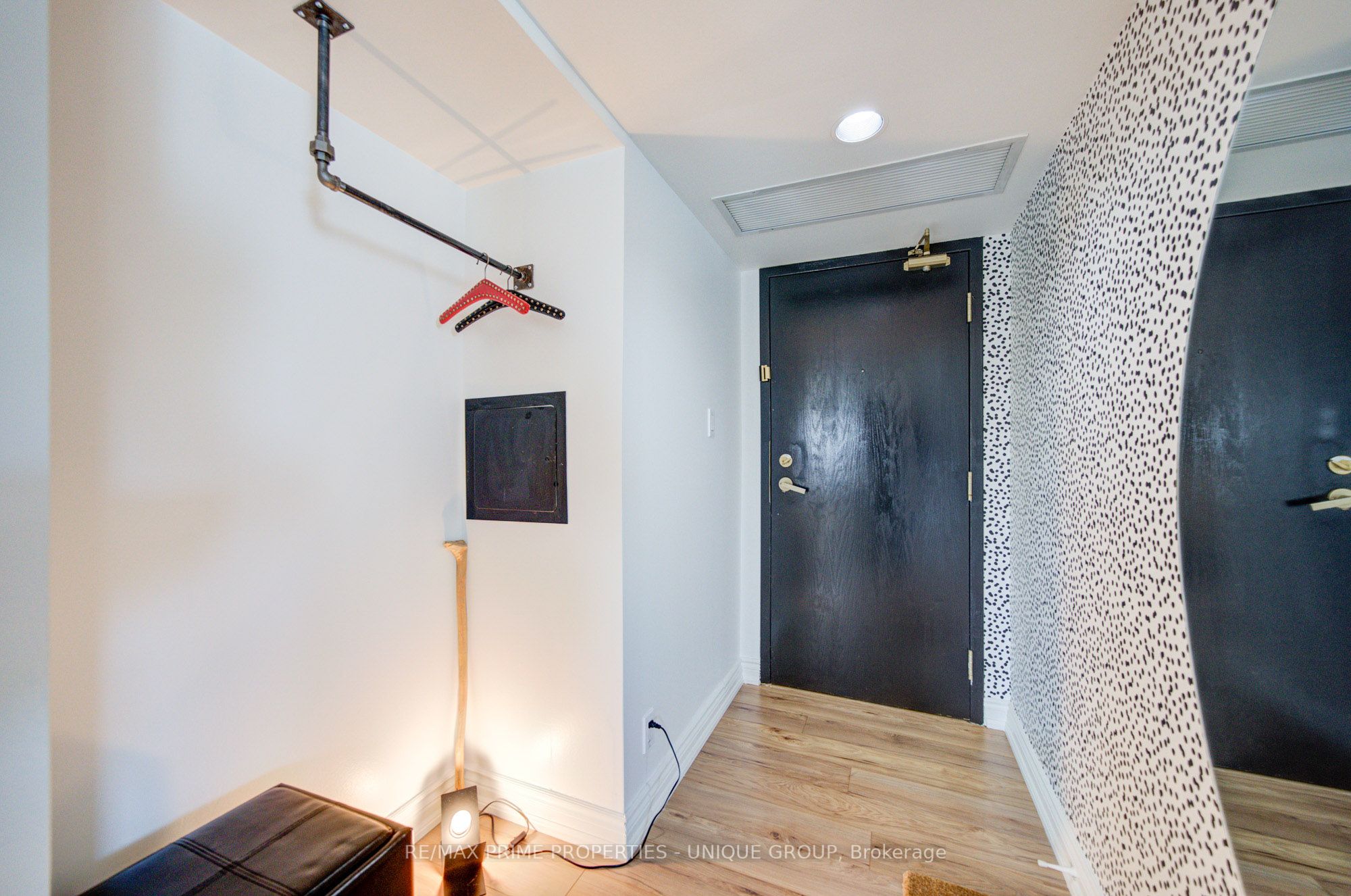 97 Lawton Boulevard 202, Toronto, ON M4V 1Z6 photo 5