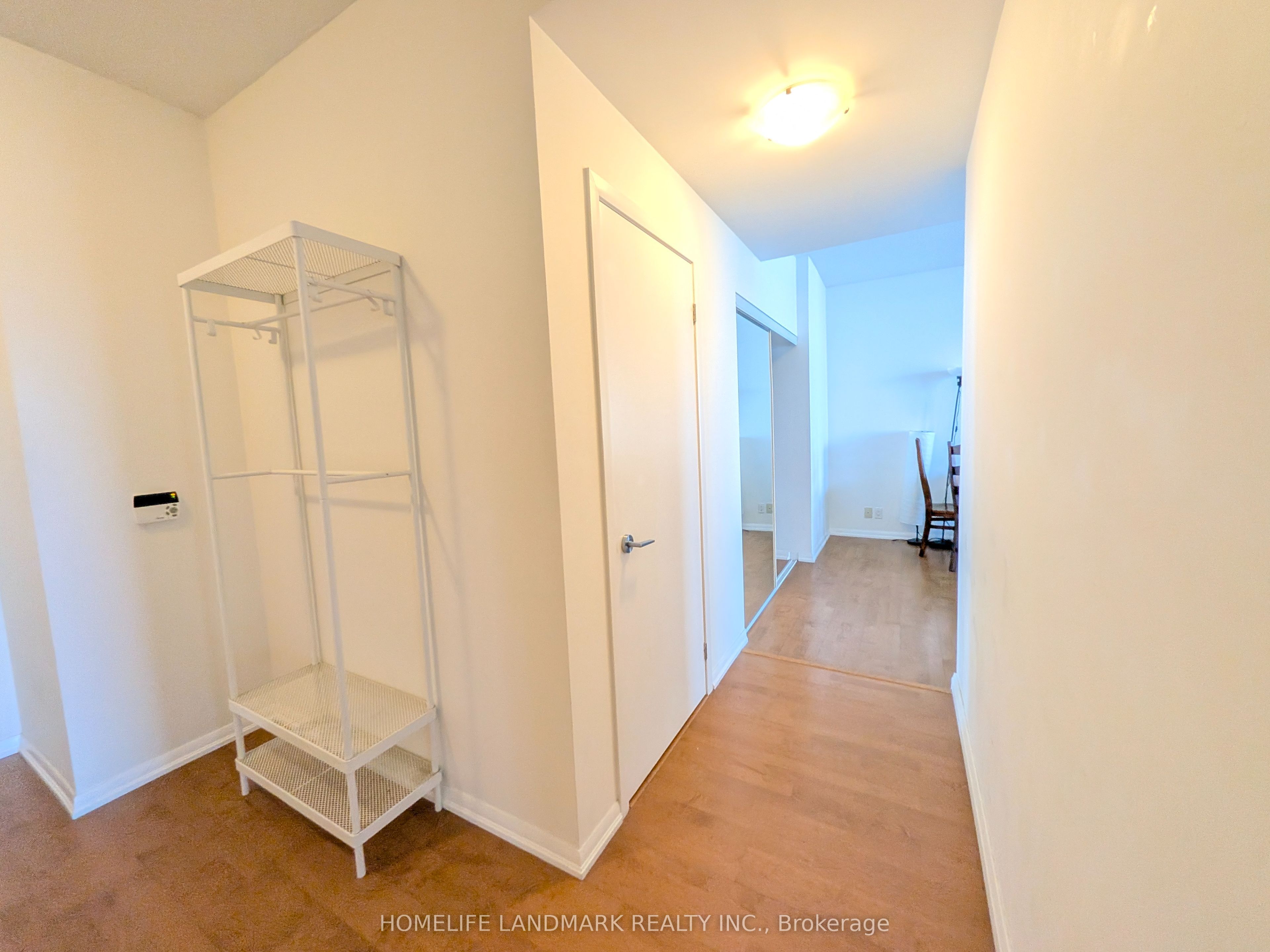 832 Bay Street 3310, Toronto, ON M5S 1Z6 photo 3