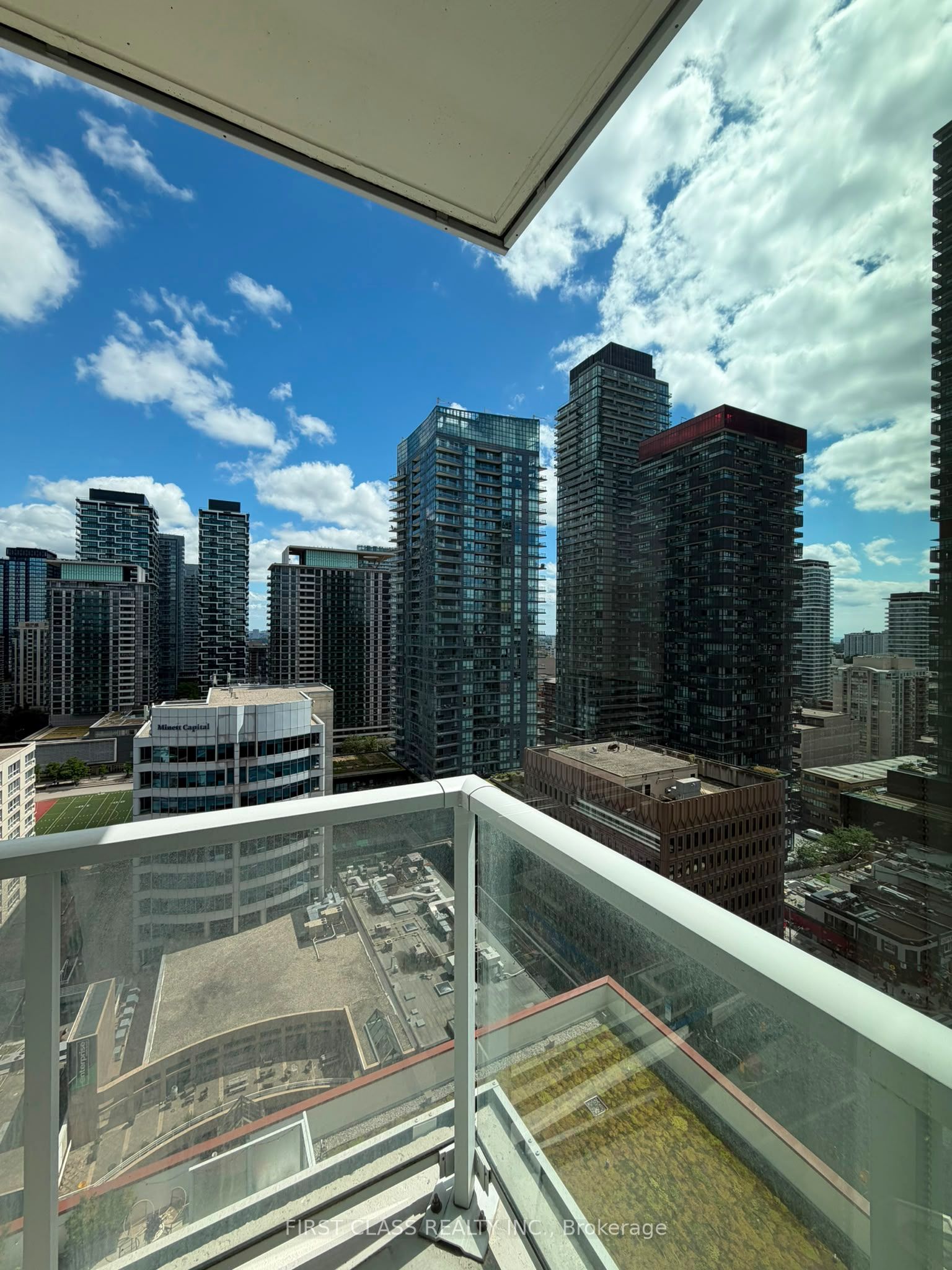 33 Helendale Avenue 1606, Toronto, ON M4R 0A4