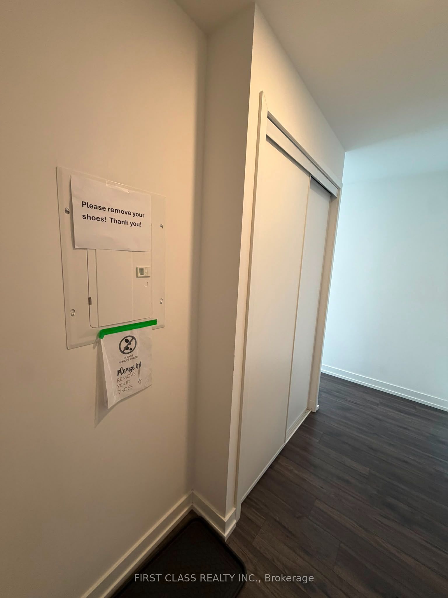 33 Helendale Avenue 1606, Toronto, ON M4R 0A4 photo 5