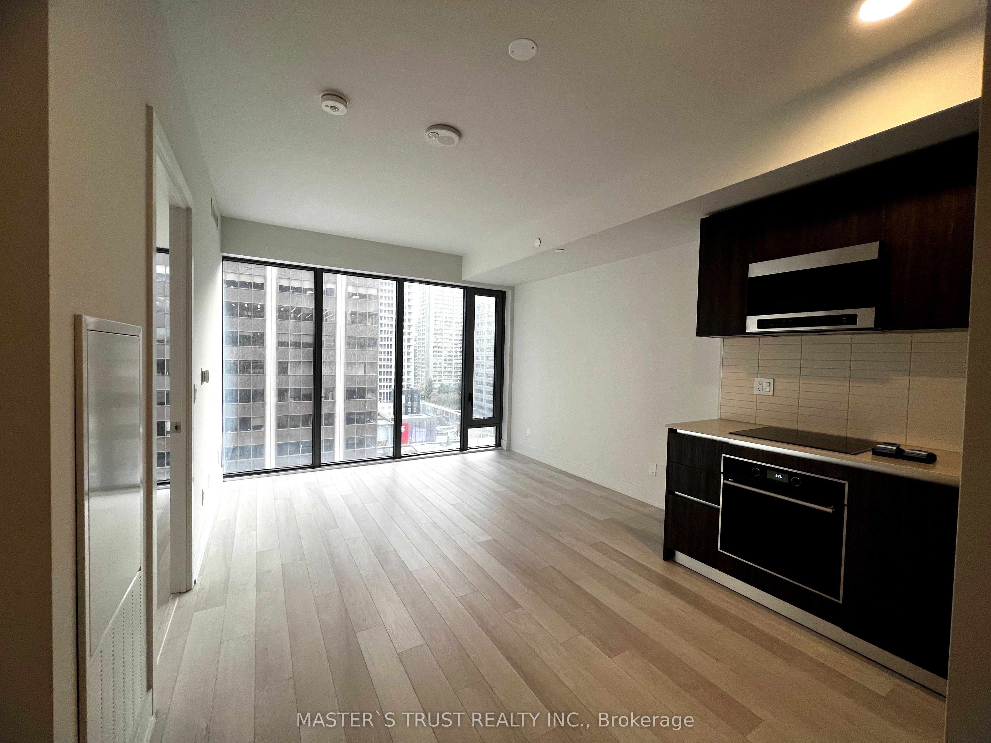 8 Cumberland Street 1105, Toronto, ON M4W 0B6
