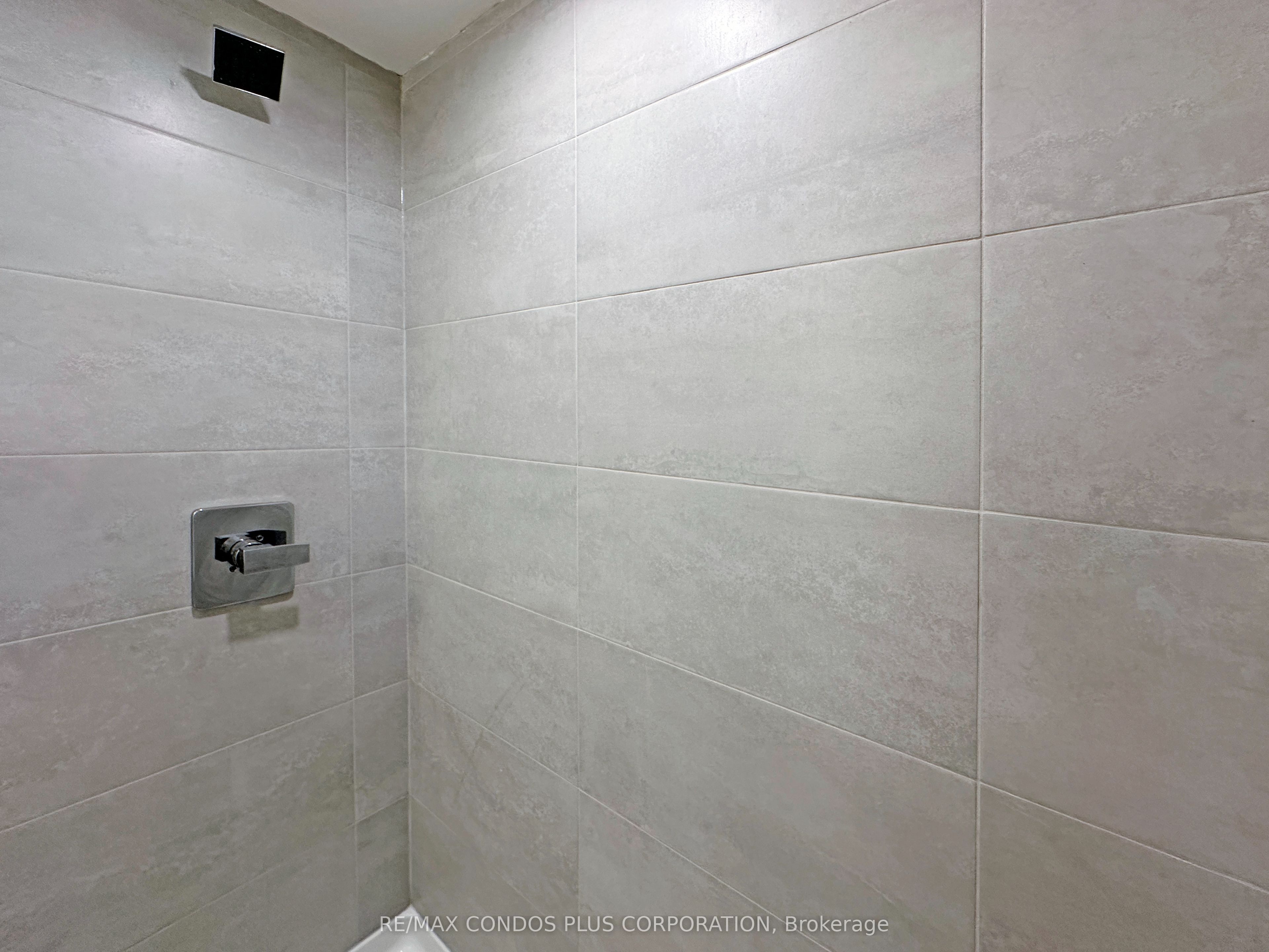871 Sheppard Avenue W 9, Toronto, ON M3H 0E8 photo 3