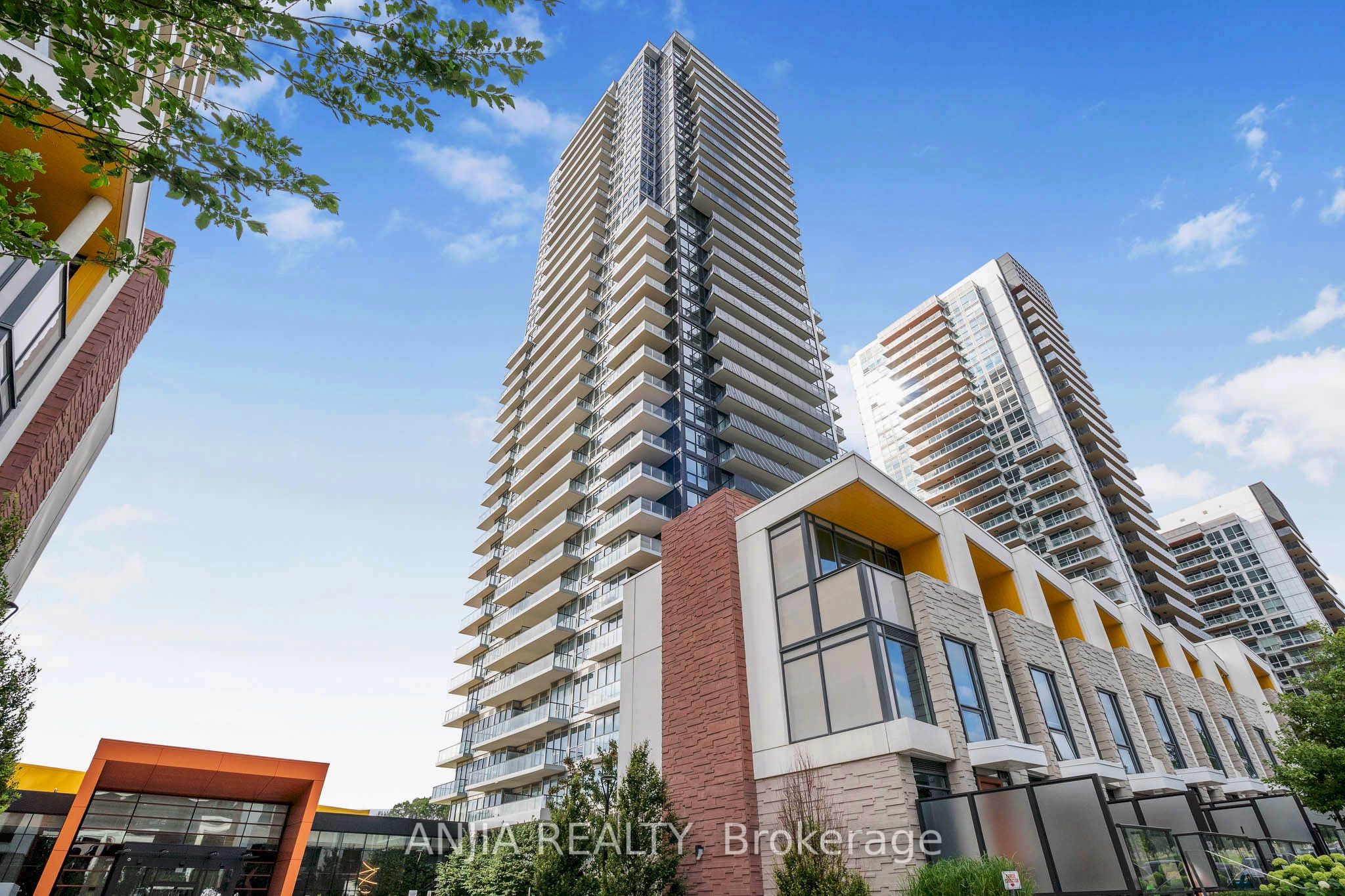 85 McMahon Drive TH607, Toronto, ON M2K 0H2 photo 2