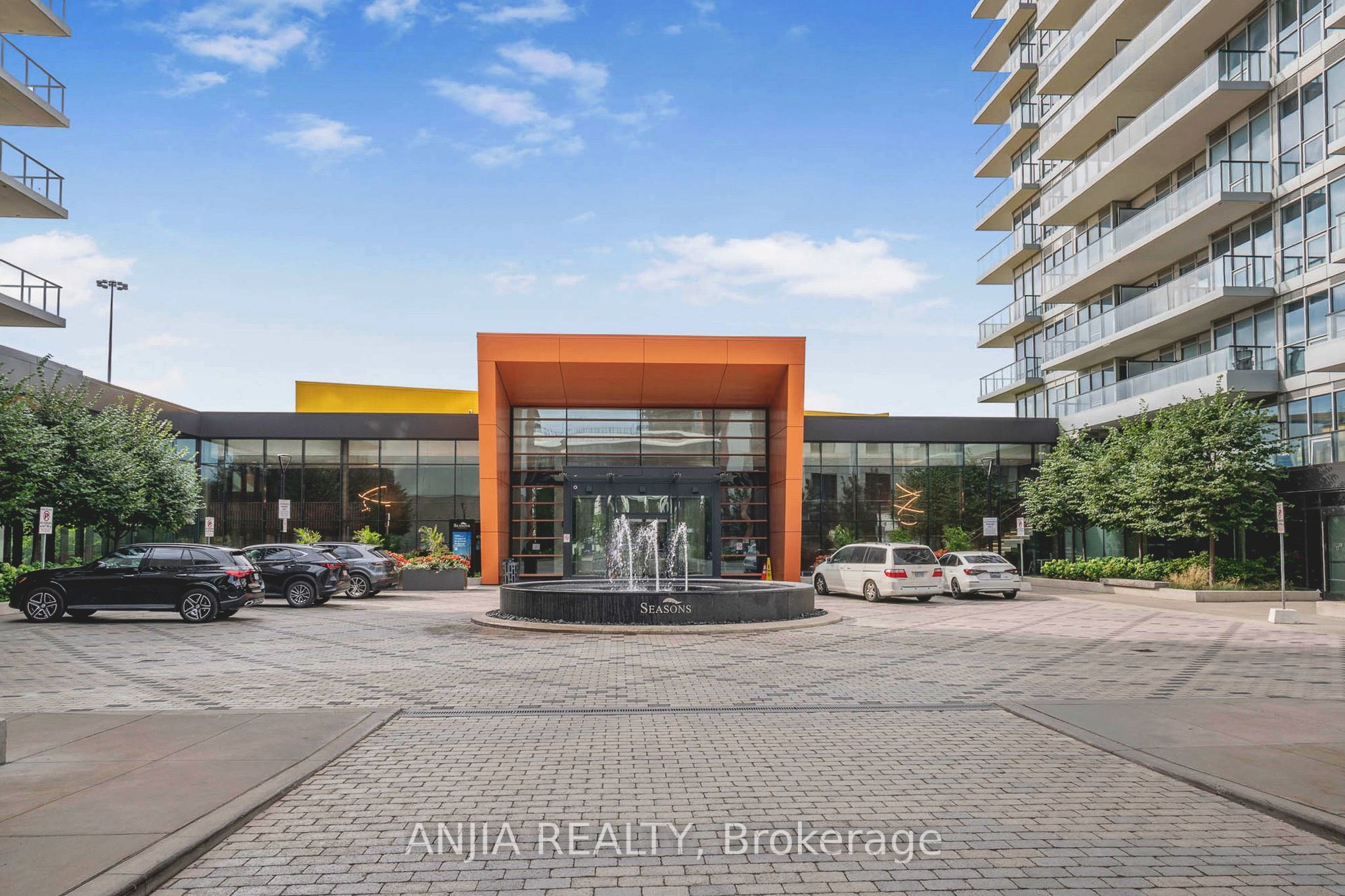 85 McMahon Drive TH607, Toronto, ON M2K 0H2 photo 3