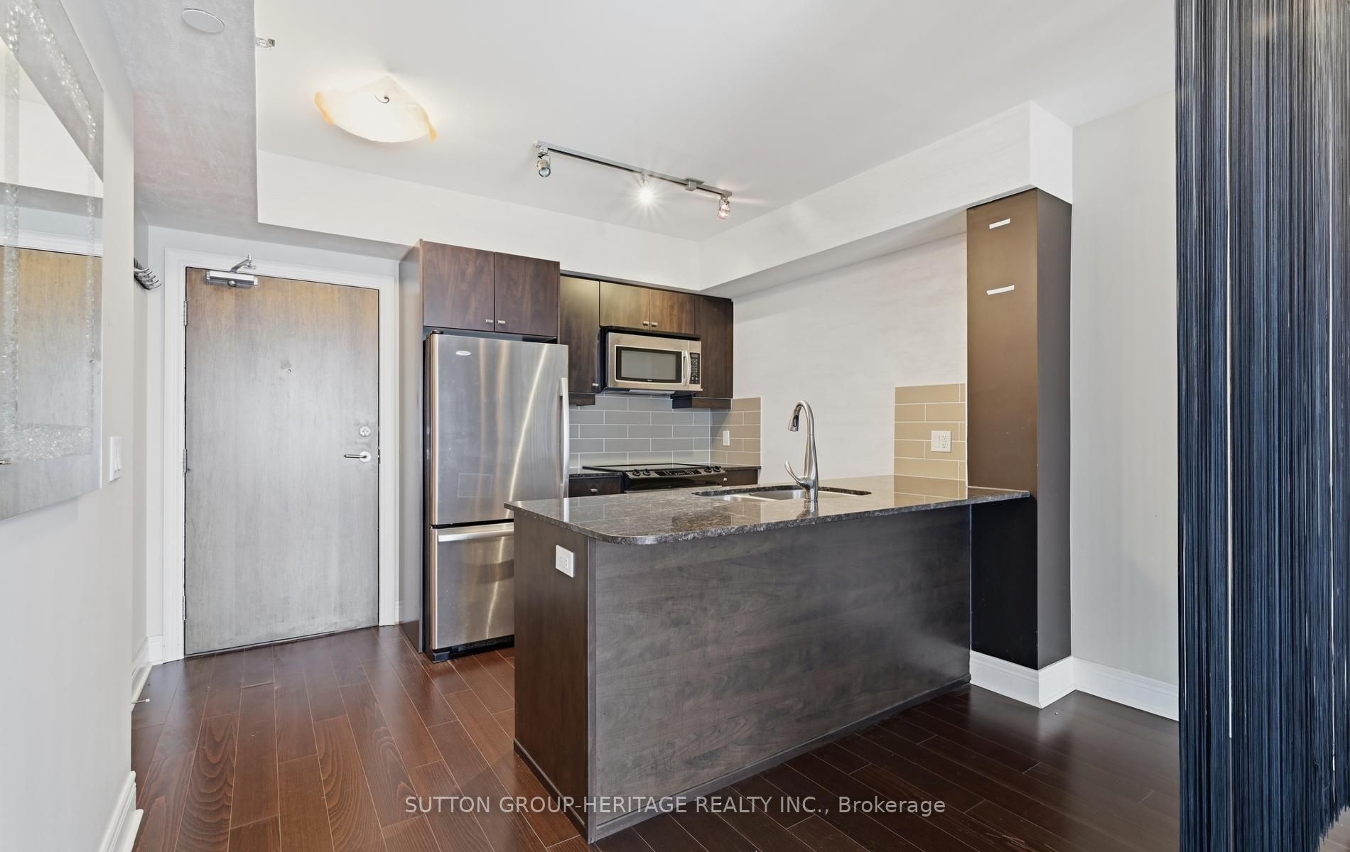 701 Sheppard Avenue W 307, Toronto, ON M3H 0B2 photo 2