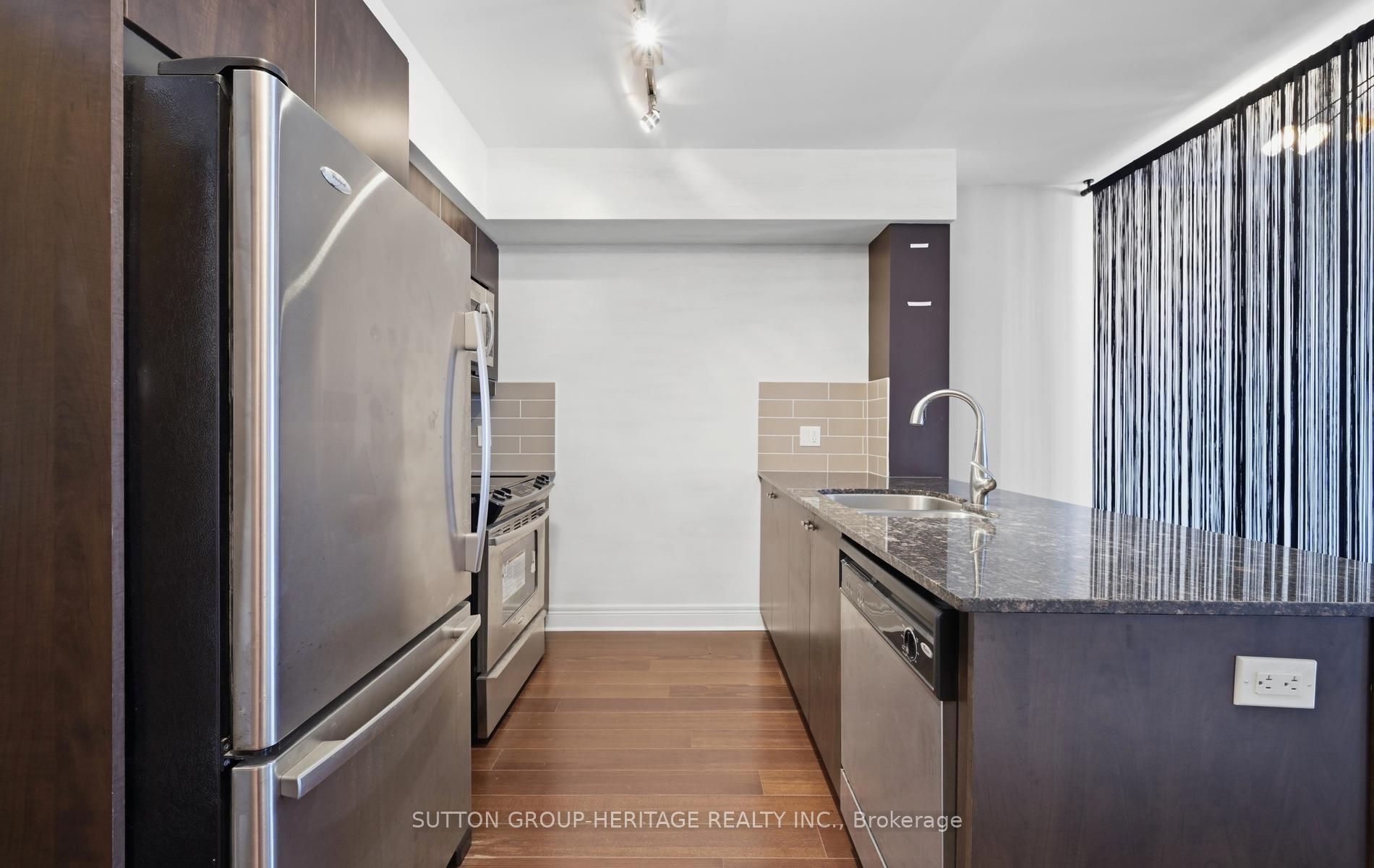 701 Sheppard Avenue W 307, Toronto, ON M3H 0B2 photo 3