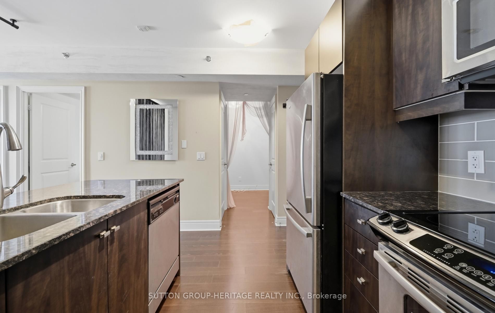 701 Sheppard Avenue W 307, Toronto, ON M3H 0B2 photo 5