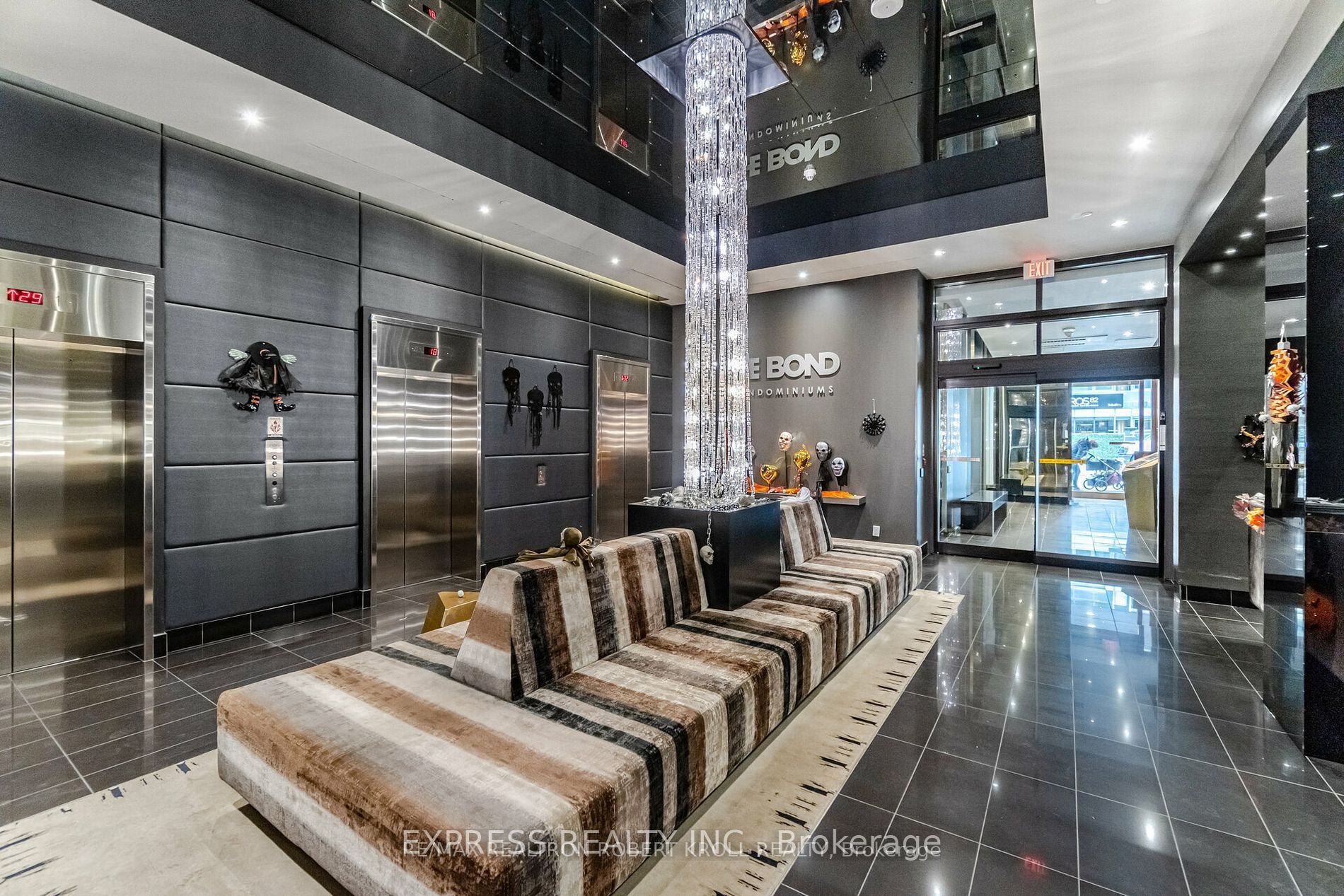 290 Adelaide Street W 1008, Toronto, ON M5V 0P3 photo 3