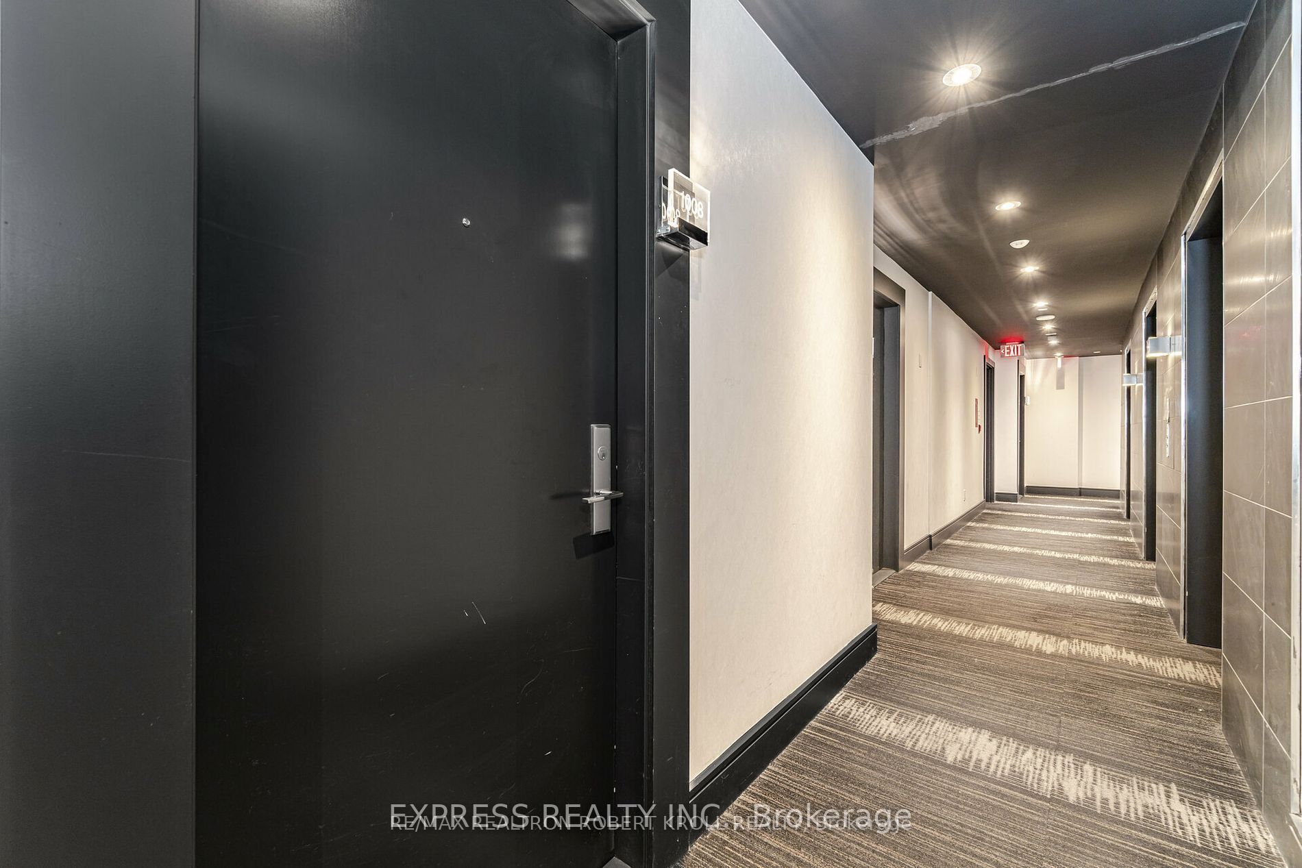290 Adelaide Street W 1008, Toronto, ON M5V 0P3 photo 4