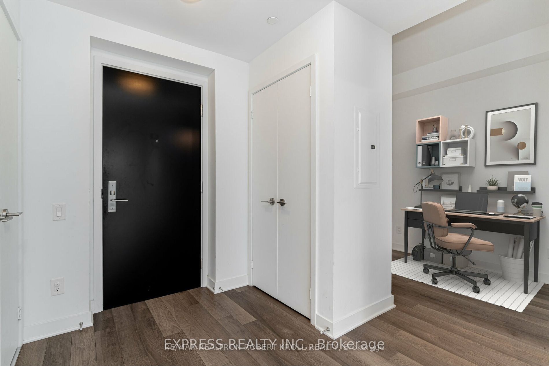 290 Adelaide Street W 1008, Toronto, ON M5V 0P3 photo 5