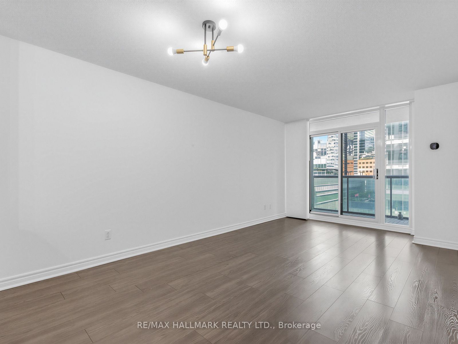 30 Grand Trunk Crescent 805, Toronto, ON M5J 3A4 photo 3