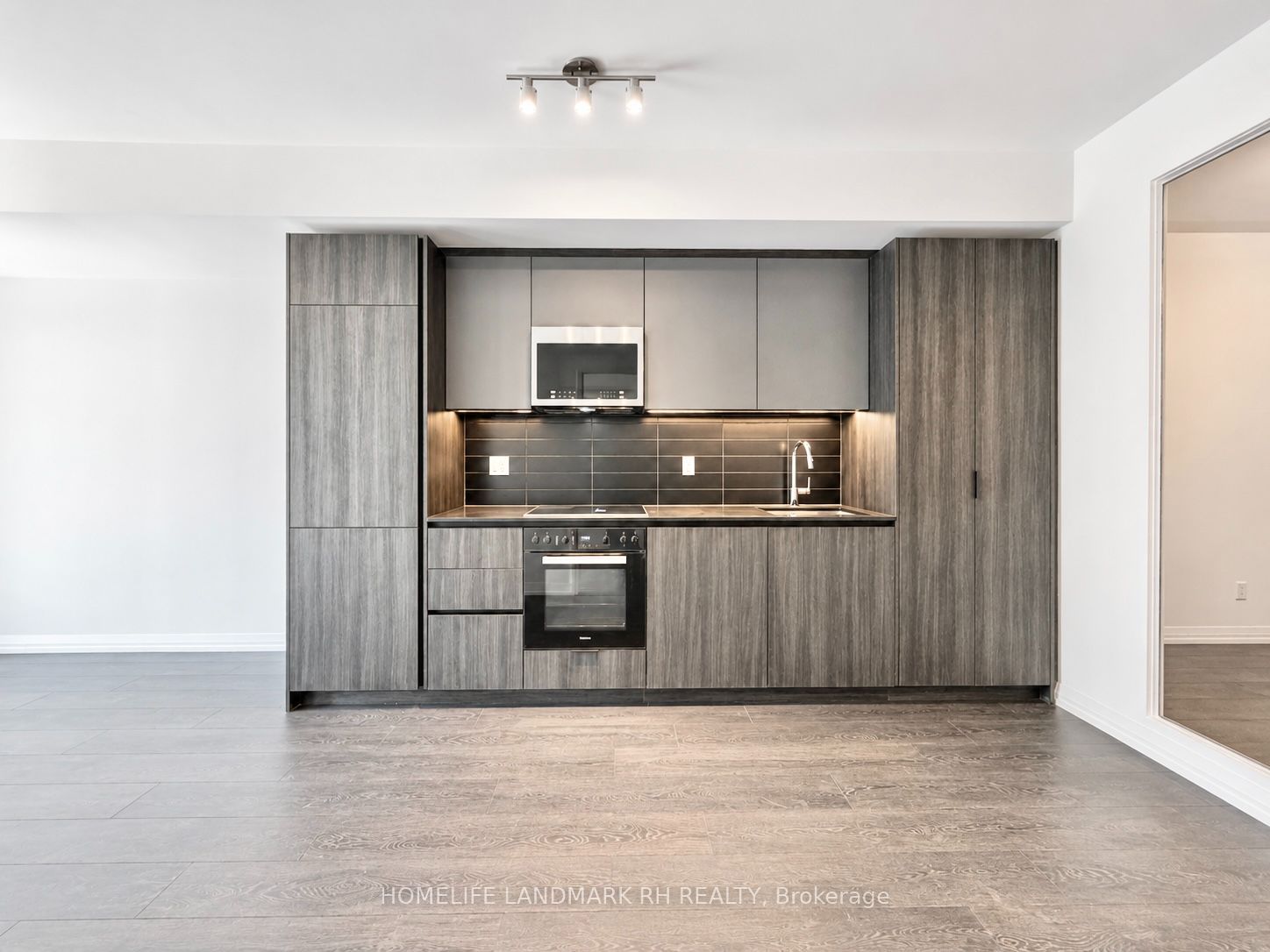 400 King Street W 619, Toronto, ON M5V 0X8 photo 4