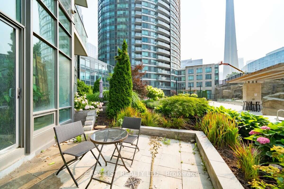 373 Front Street W 101, Toronto, ON M5V 3R7 photo 2