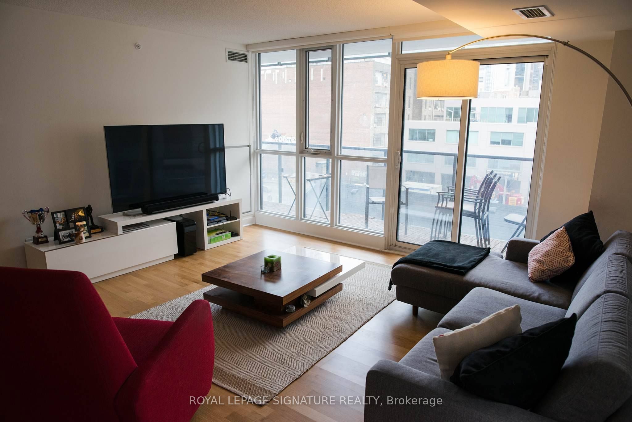 295 Adelaide Street W 414, Toronto, ON M5V 0L4 photo 2