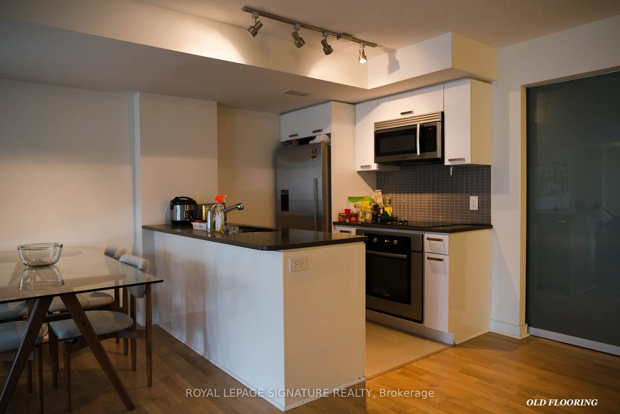 295 Adelaide Street W 414, Toronto, ON M5V 0L4 photo 4