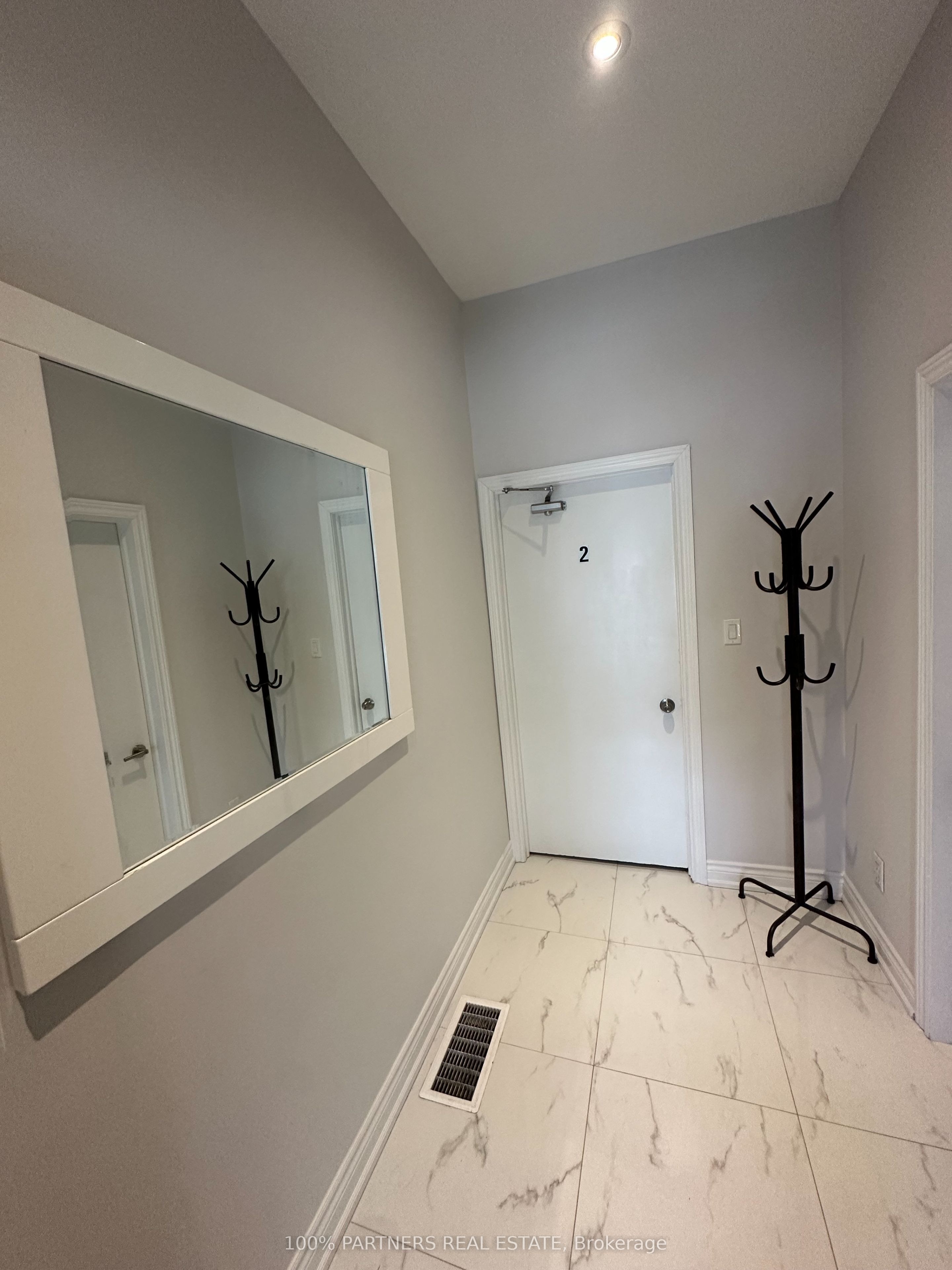 210 Bellwoods Avenue, Toronto, ON M6J 2R1 photo 3