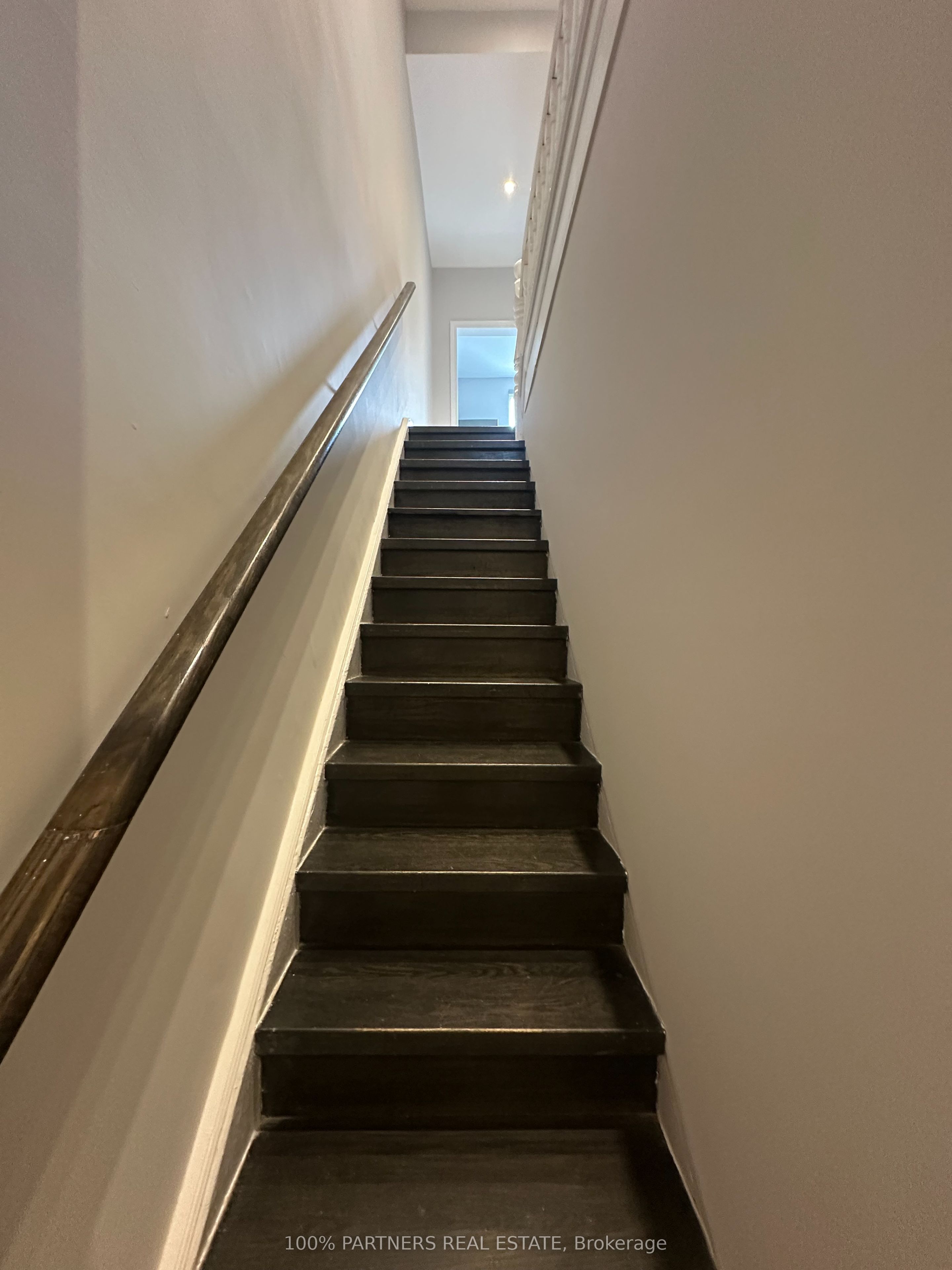 210 Bellwoods Avenue, Toronto, ON M6J 2R1 photo 4