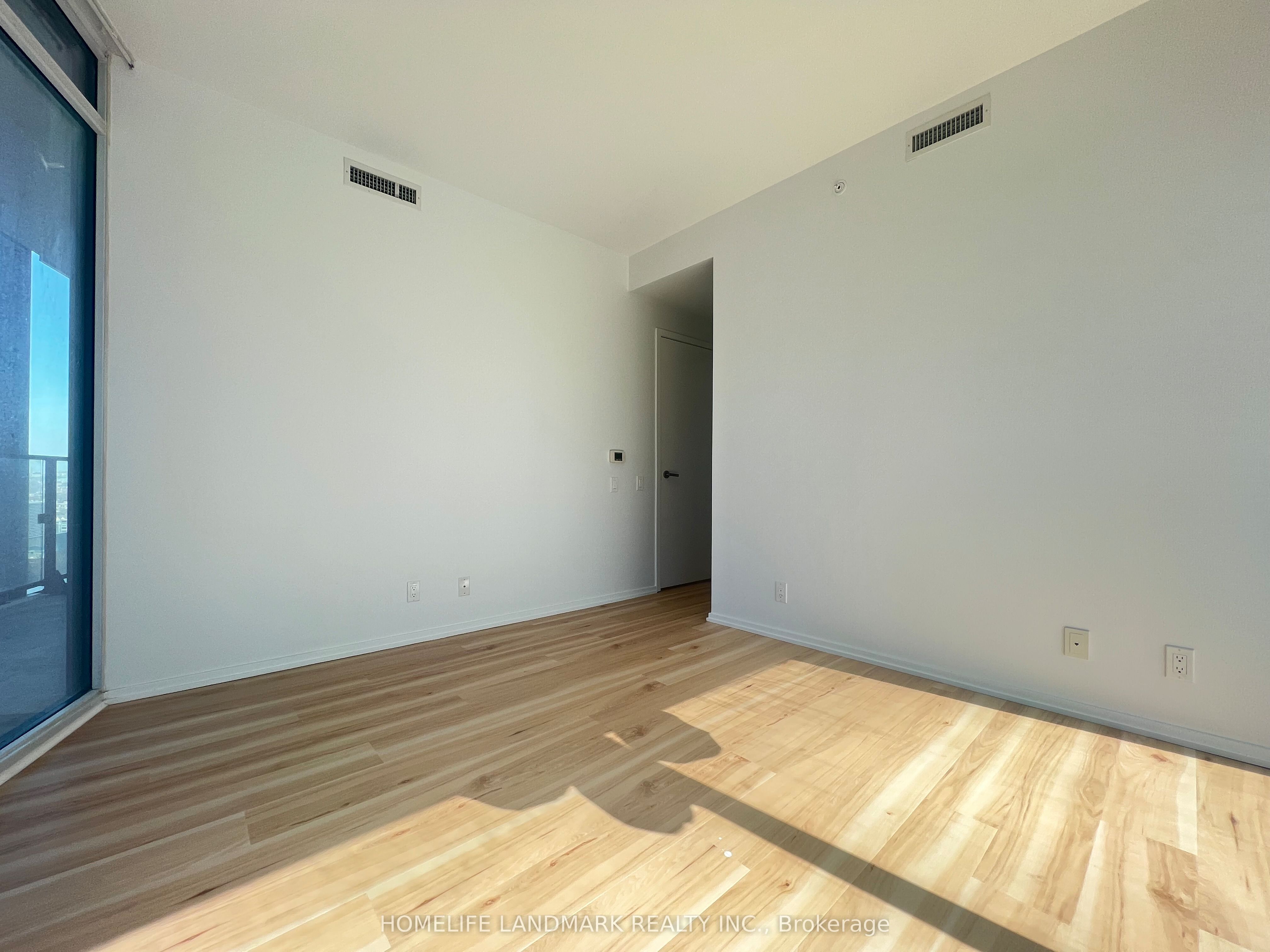 125 Peter Street 2301, Toronto, ON M5V 2G9 photo 3