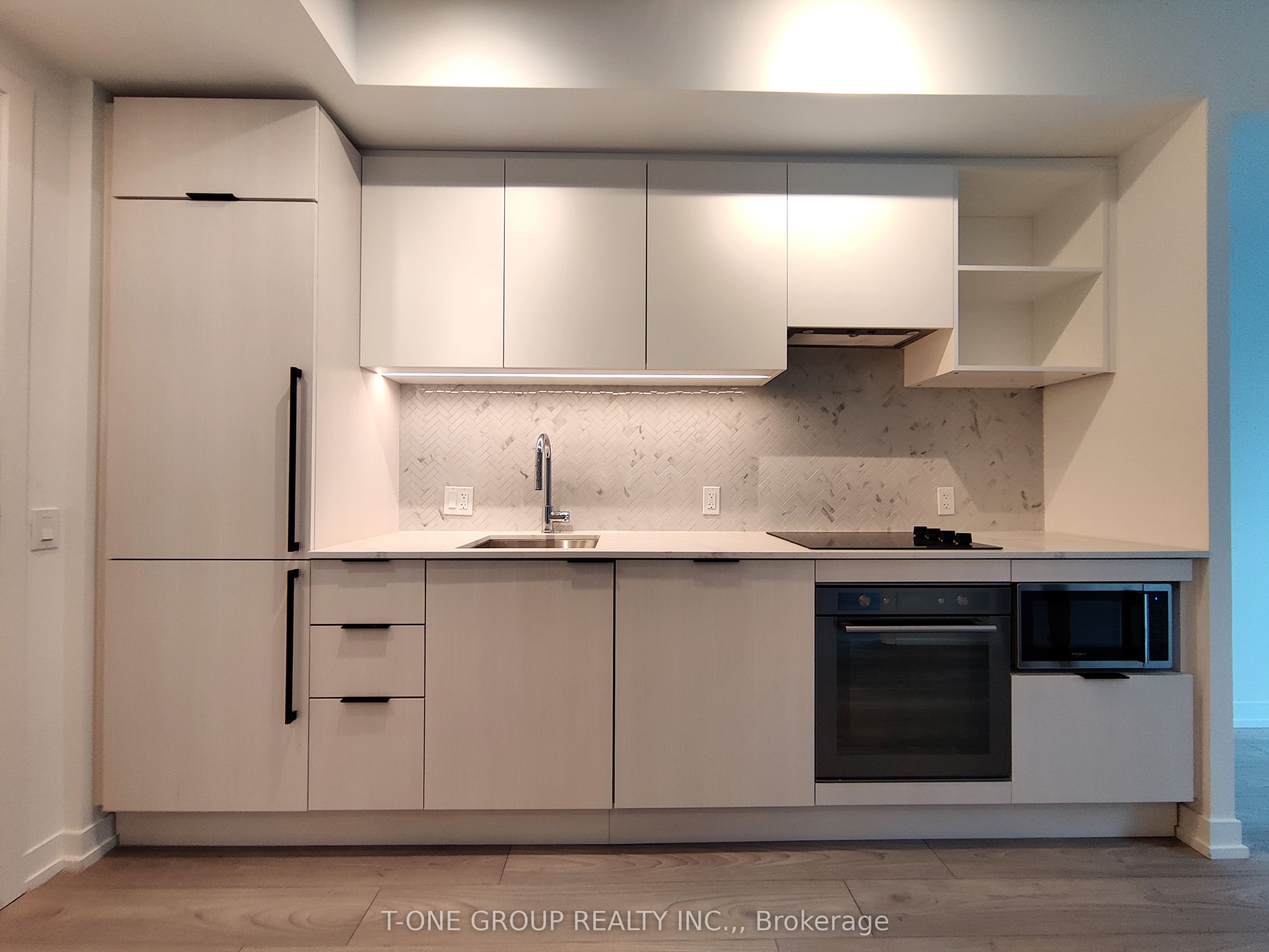 82 Dalhousie Street 1805, Toronto, ON M5B 0C5 photo 2