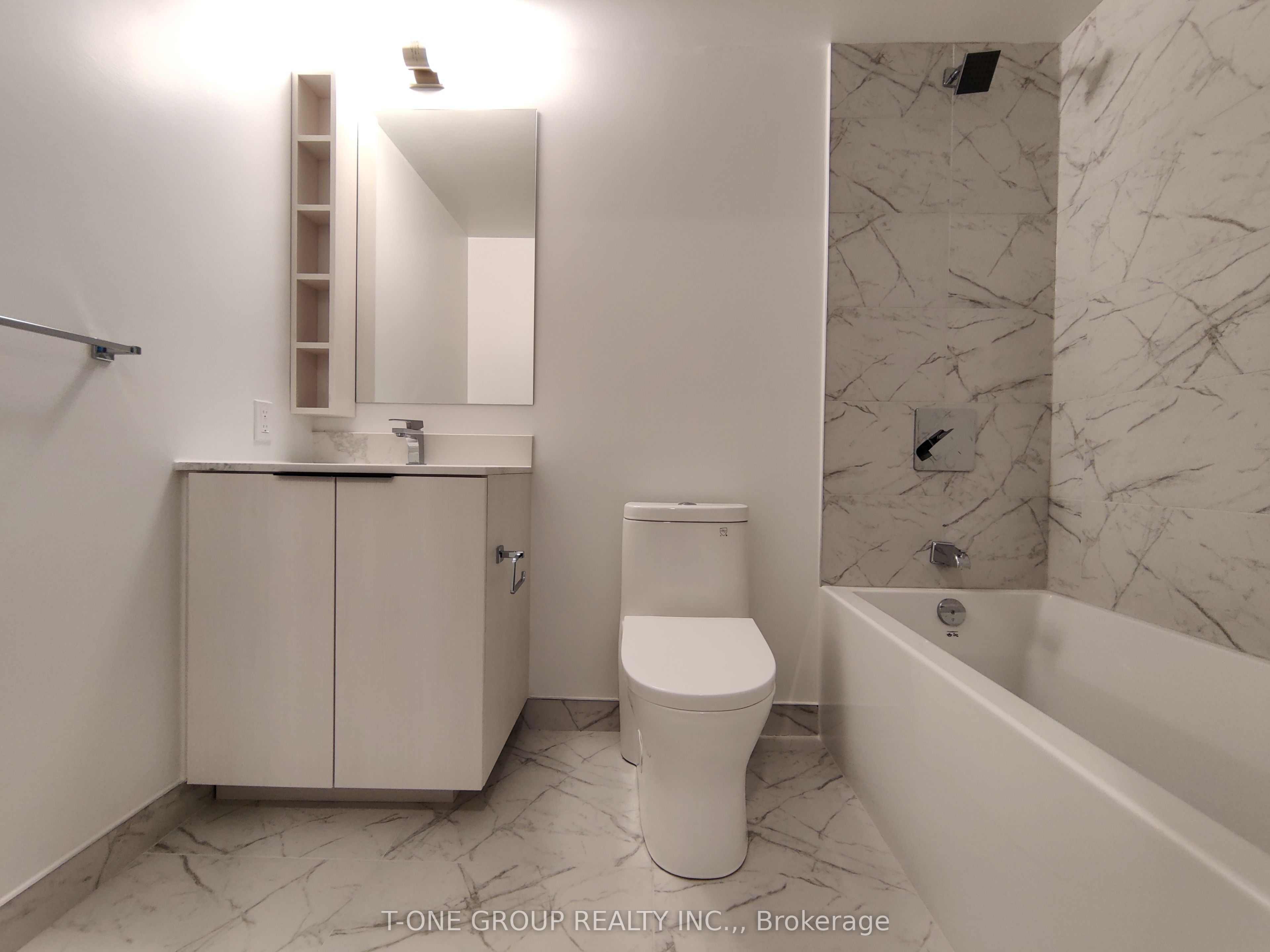 82 Dalhousie Street 1805, Toronto, ON M5B 0C5 photo 5