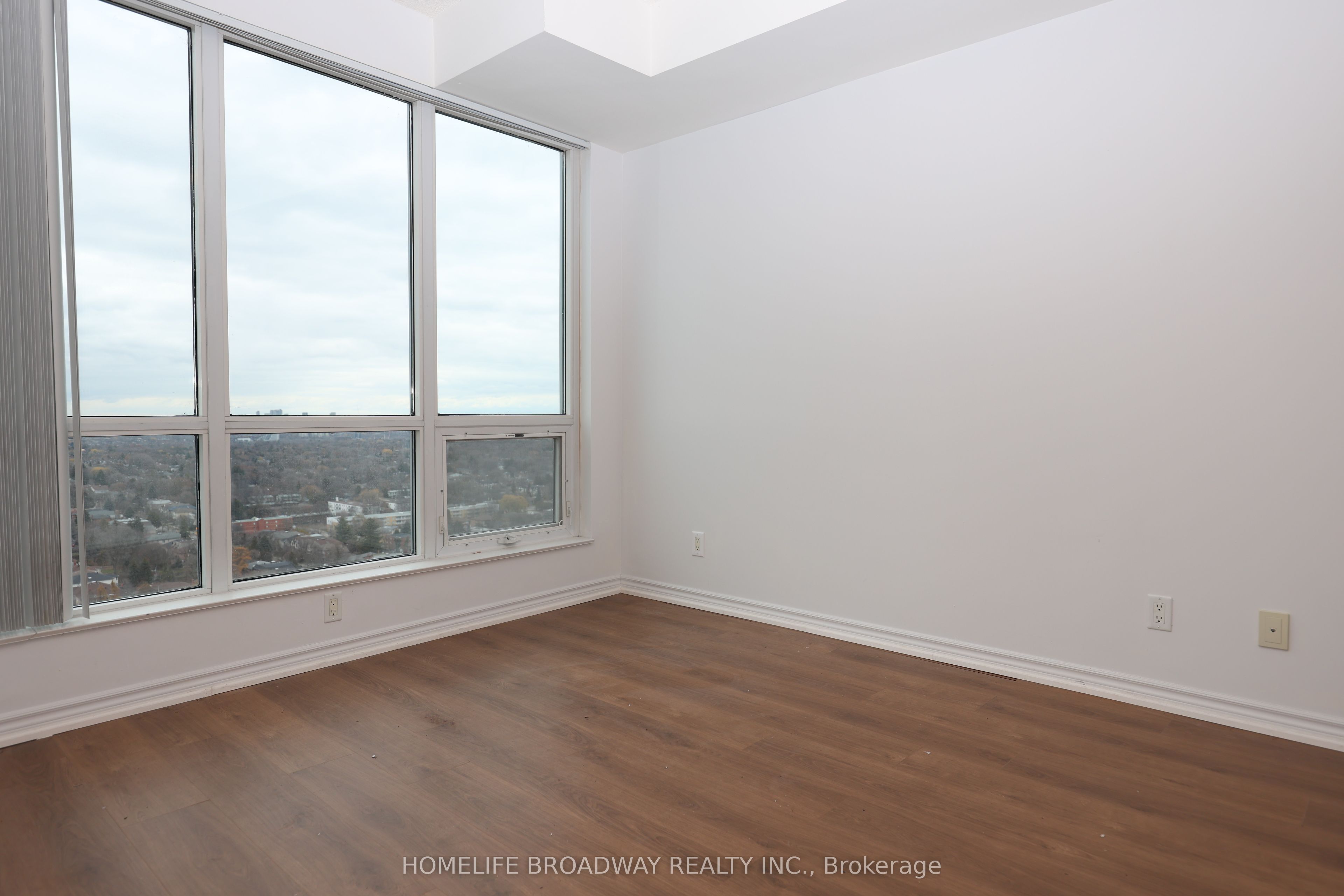 18 Holmes Avenue 2515, Toronto, ON M2N 0E1 photo 3