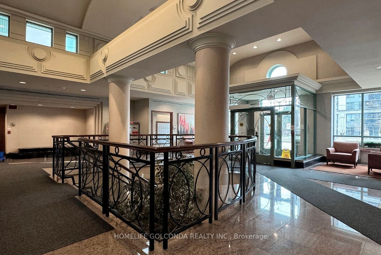 39 Pemberton Avenue 416, Toronto, ON M2M 4L6 photo 2
