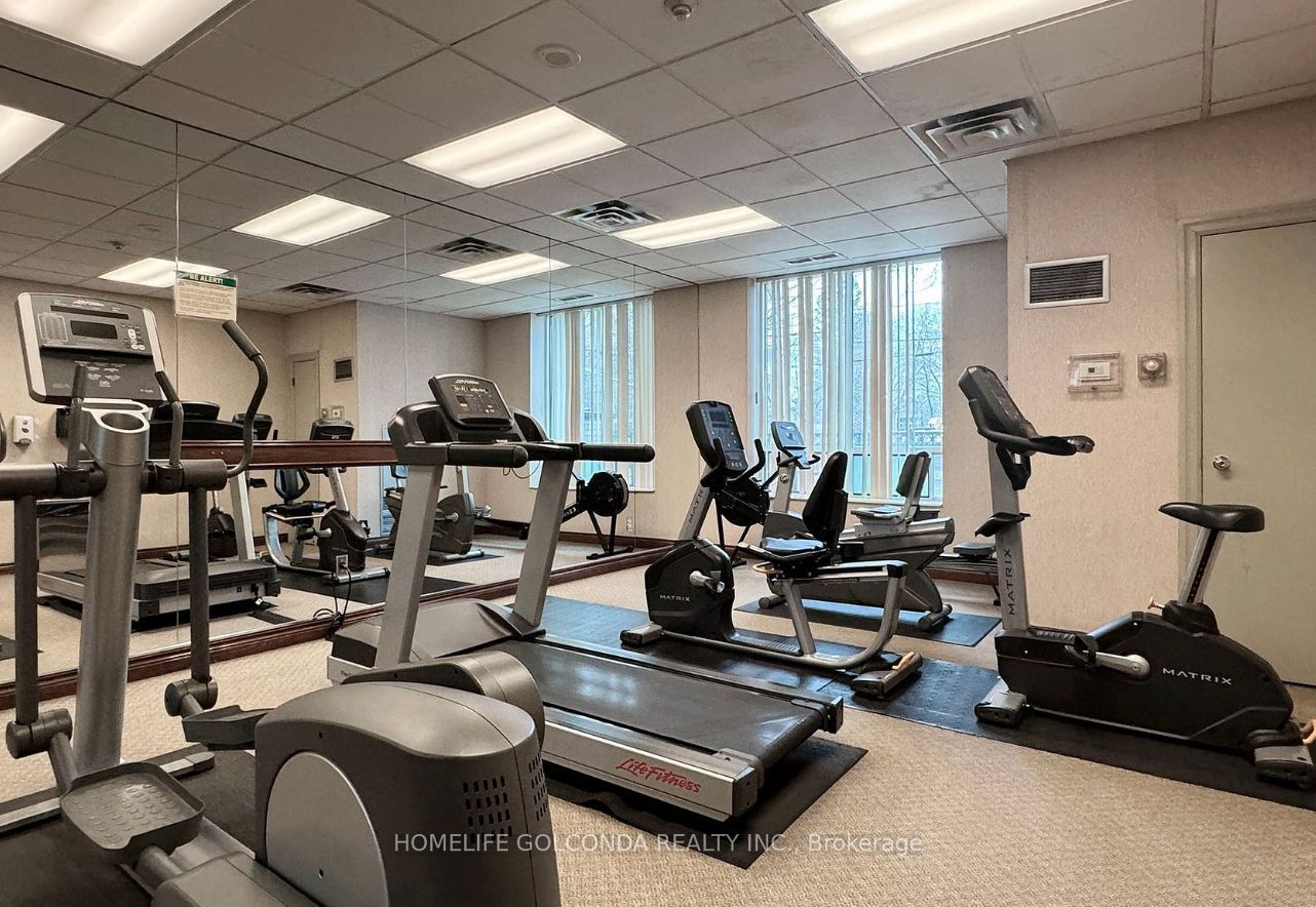 39 Pemberton Avenue 416, Toronto, ON M2M 4L6 photo 3