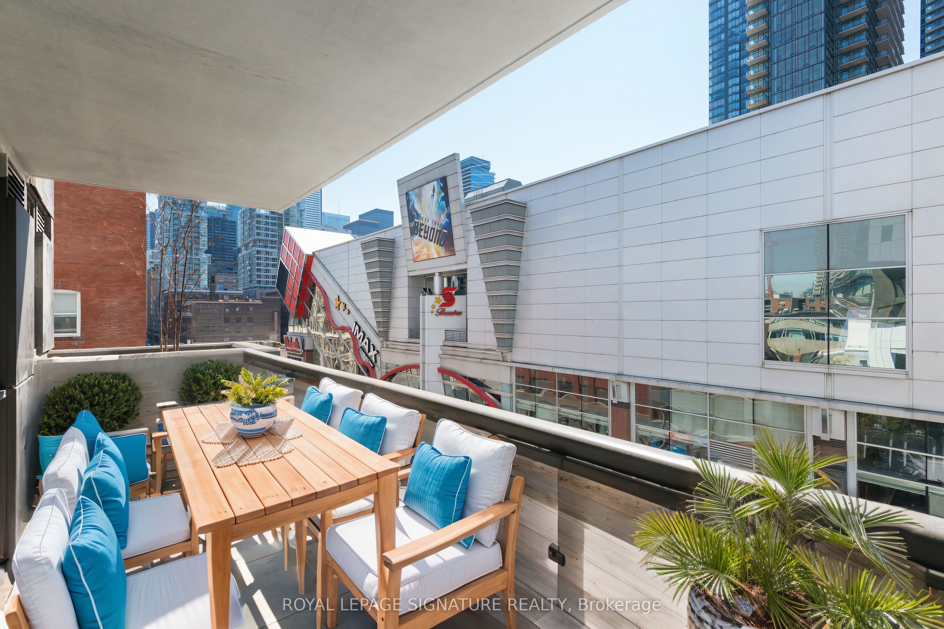 318 Richmond Street W 410, Toronto, ON M5V 1X2 photo 4