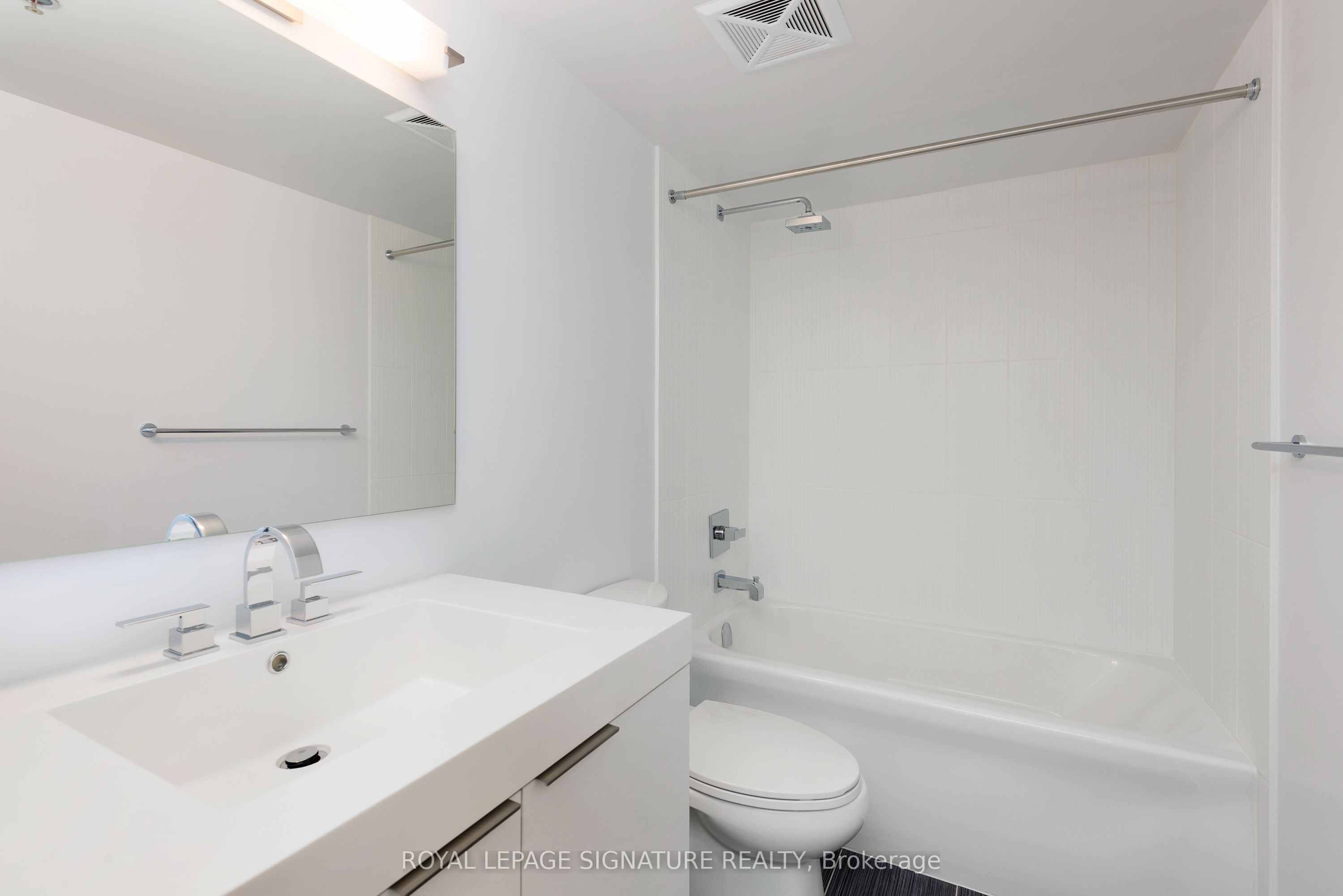 318 Richmond Street W 410, Toronto, ON M5V 1X2 photo 5