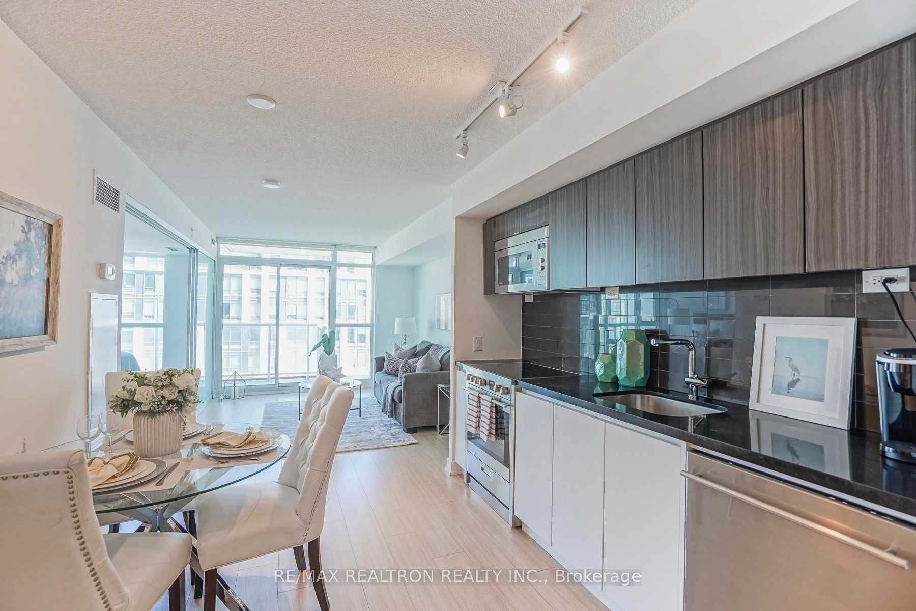 85 Queens Wharf Road 511, Toronto, ON M5V 0J9 photo 3