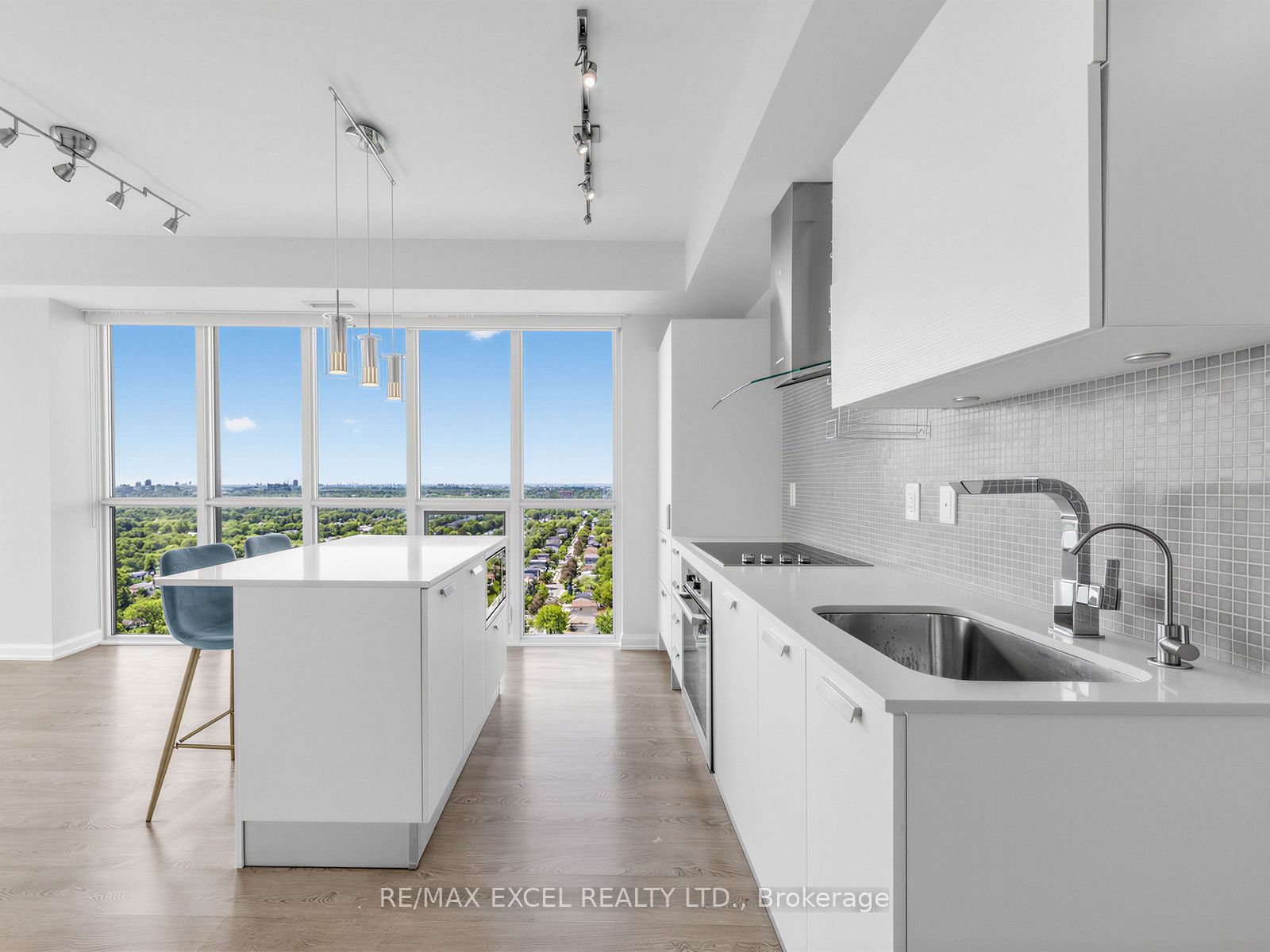 11 Bogert Avenue 2403, Toronto, ON M2N 0H4 photo 4