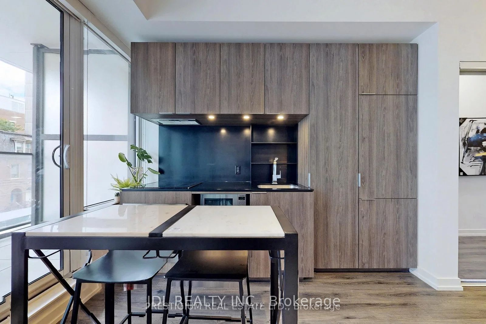 77 Shuter Street 207, Toronto, ON M5B 0B8