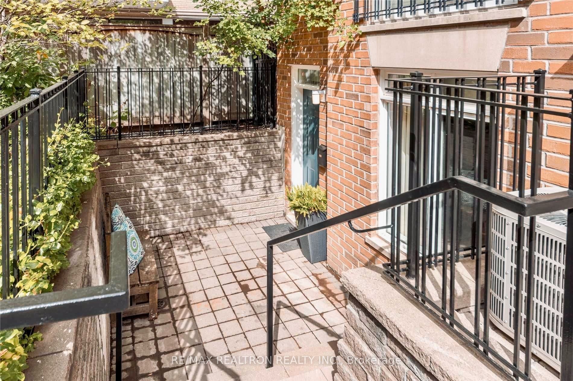 415 Jarvis Street 135, Toronto, ON M4Y 3C1