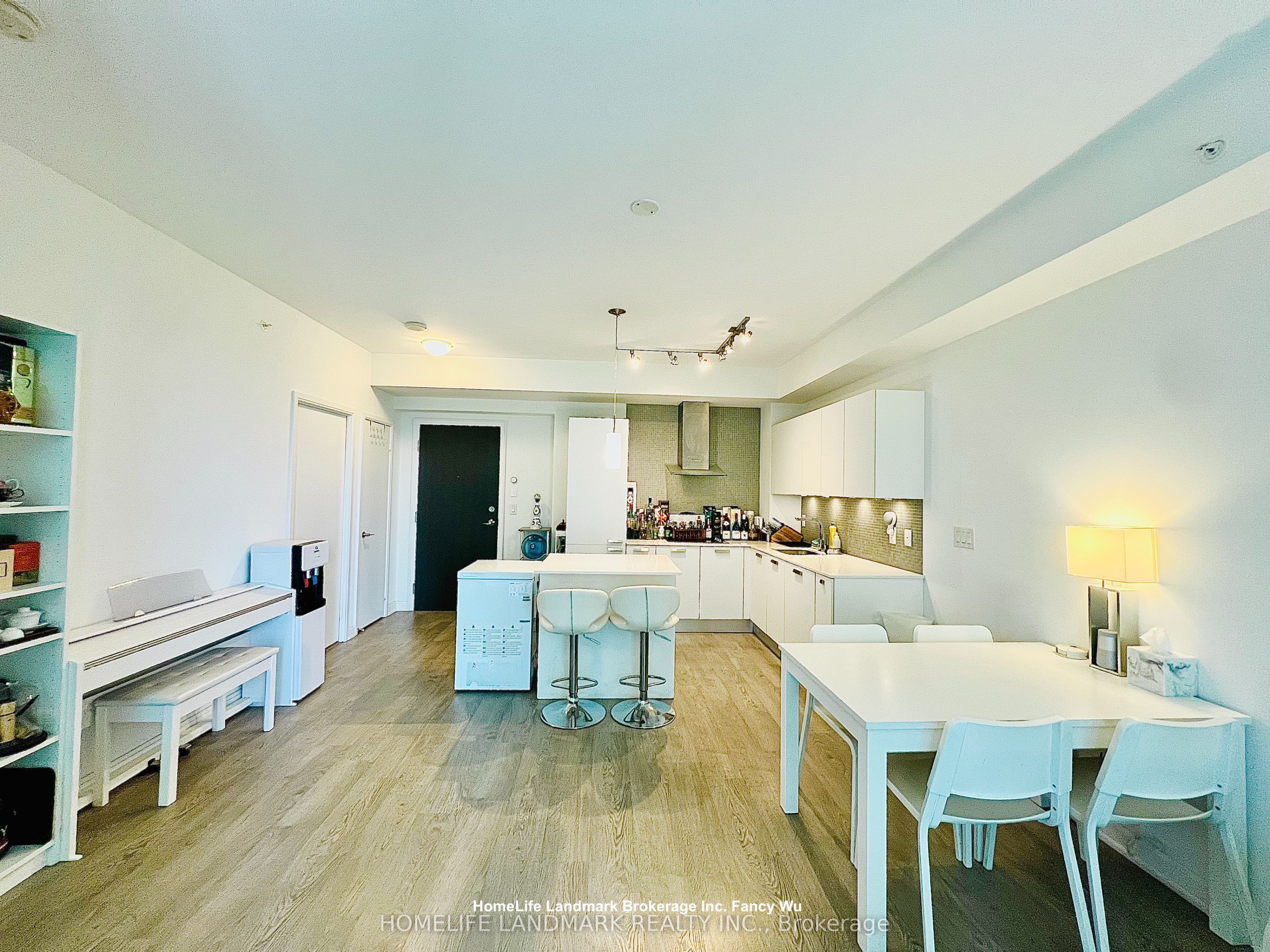 9 Bogert Avenue 1204, Toronto, ON M2N 0H3