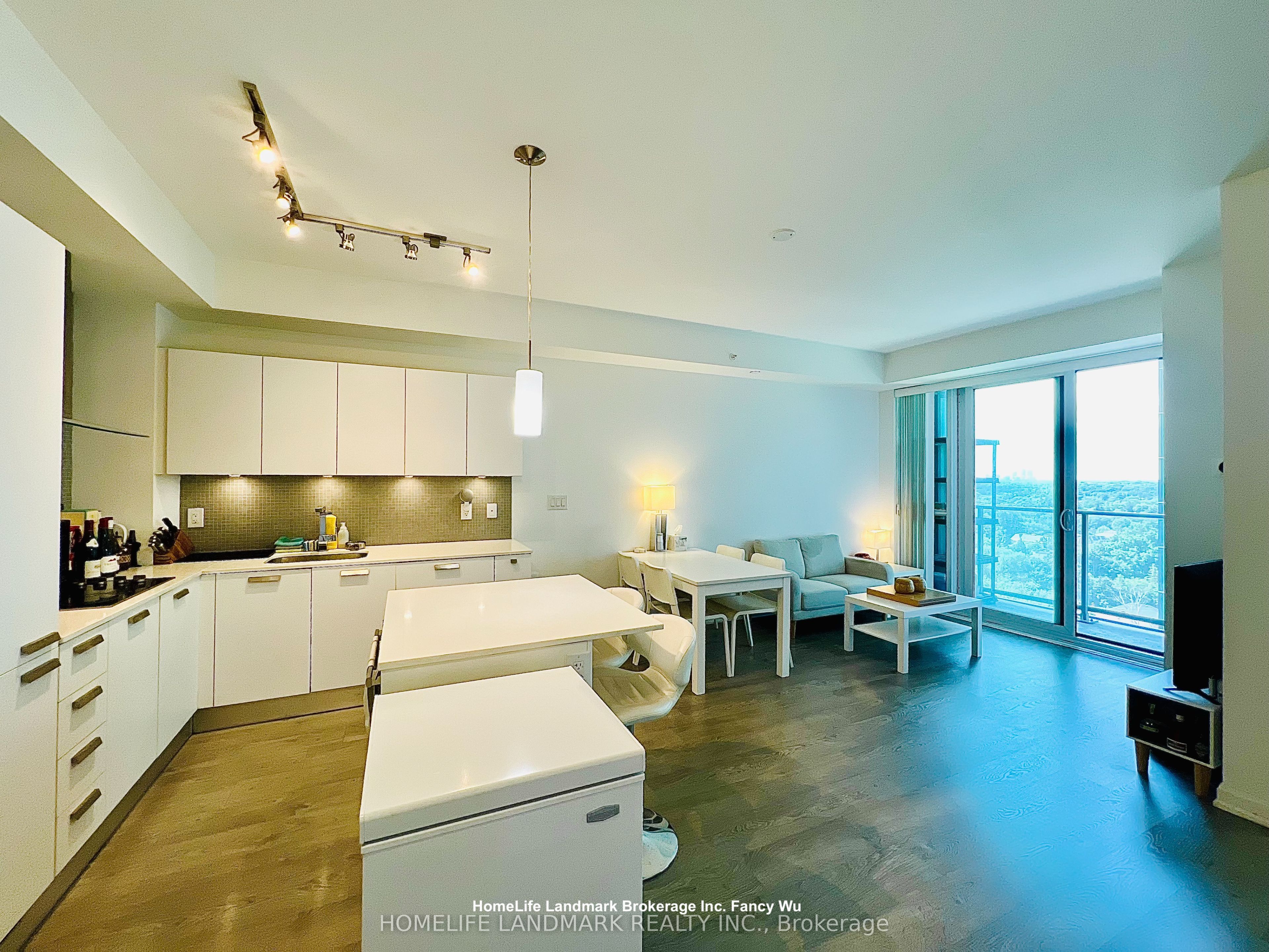 9 Bogert Avenue 1204, Toronto, ON M2N 0H3 photo 2