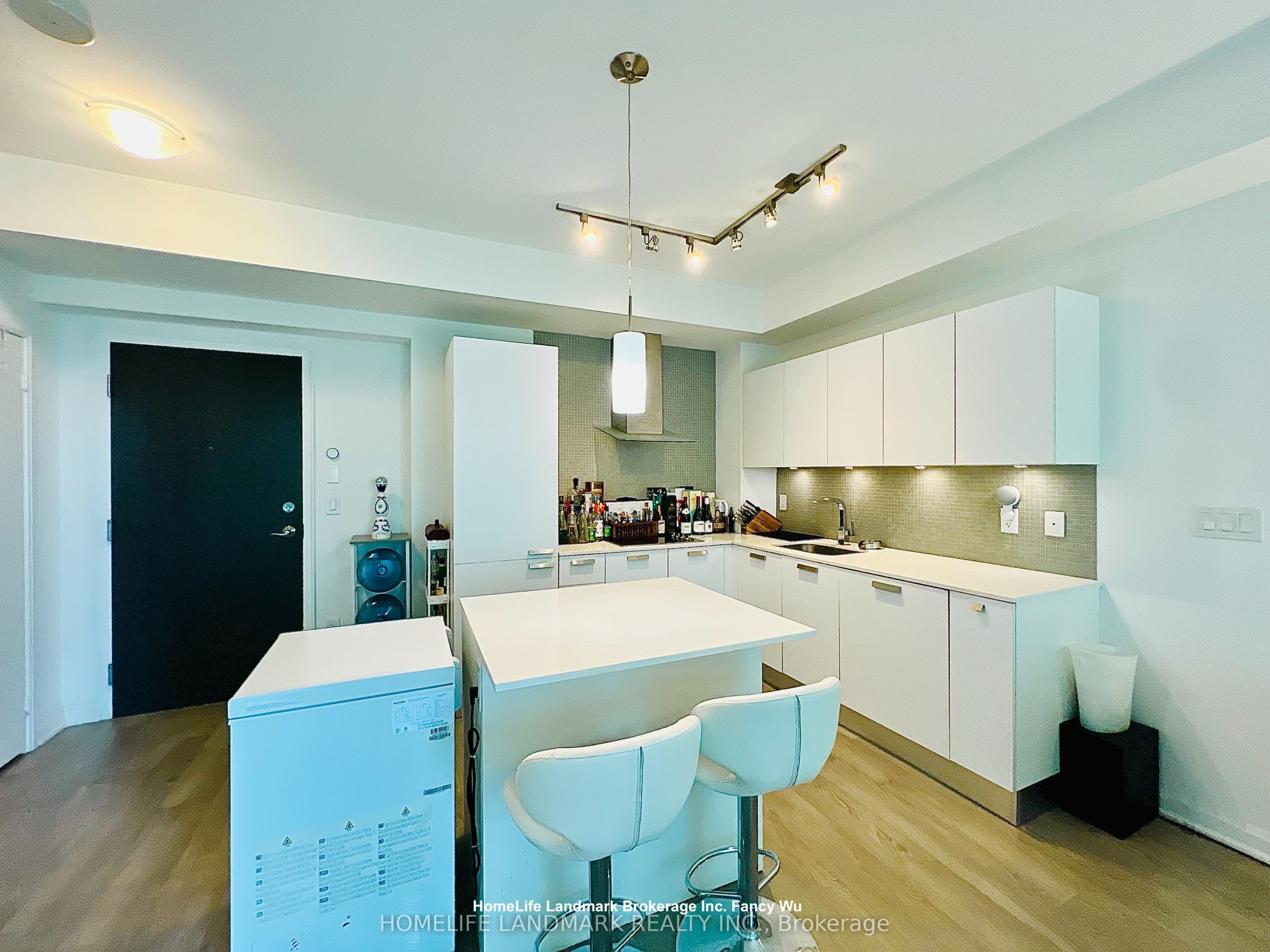 9 Bogert Avenue 1204, Toronto, ON M2N 0H3 photo 4
