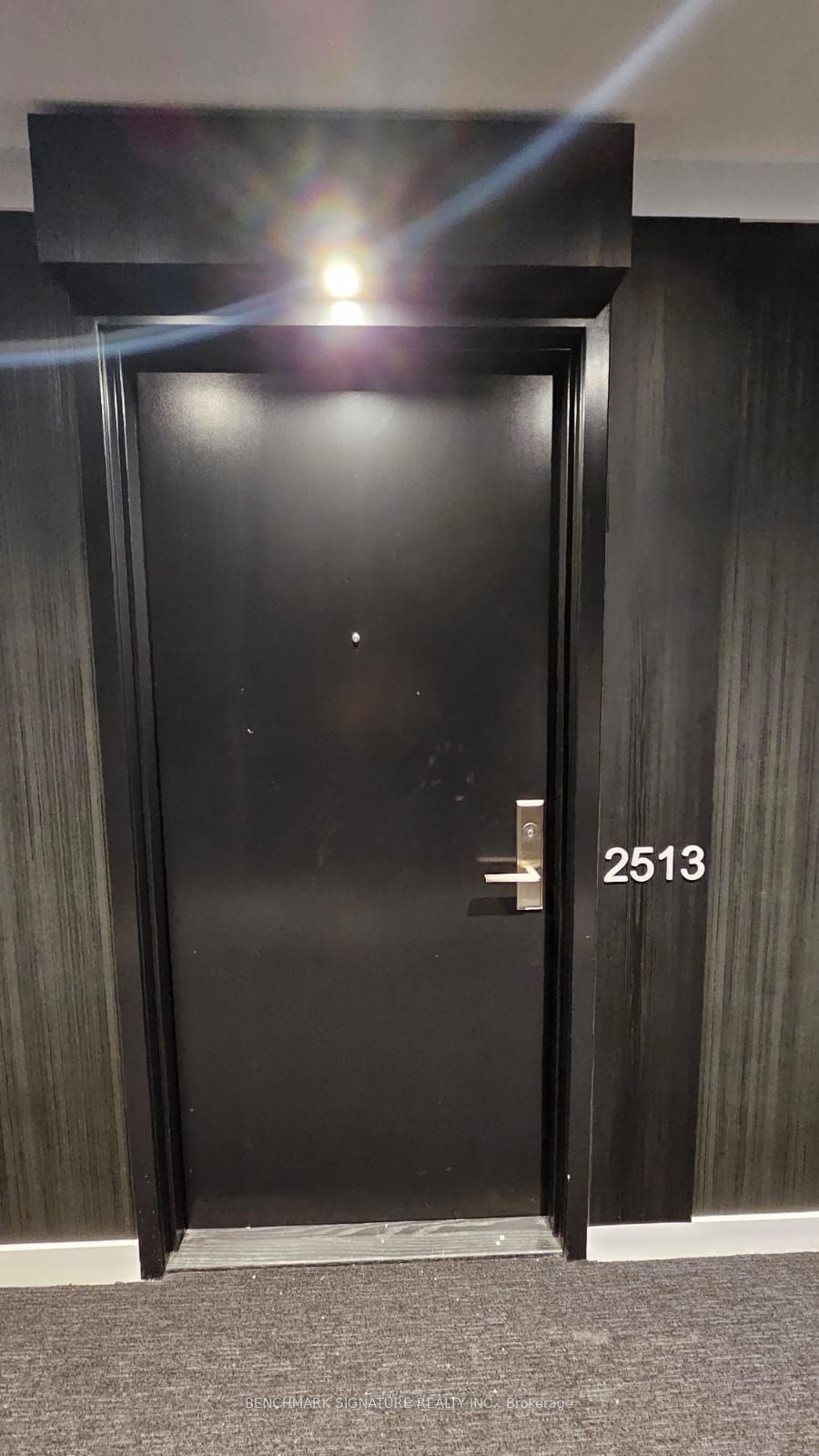 20 Edward Street 2513, Toronto, ON M5G 0C5 photo 2