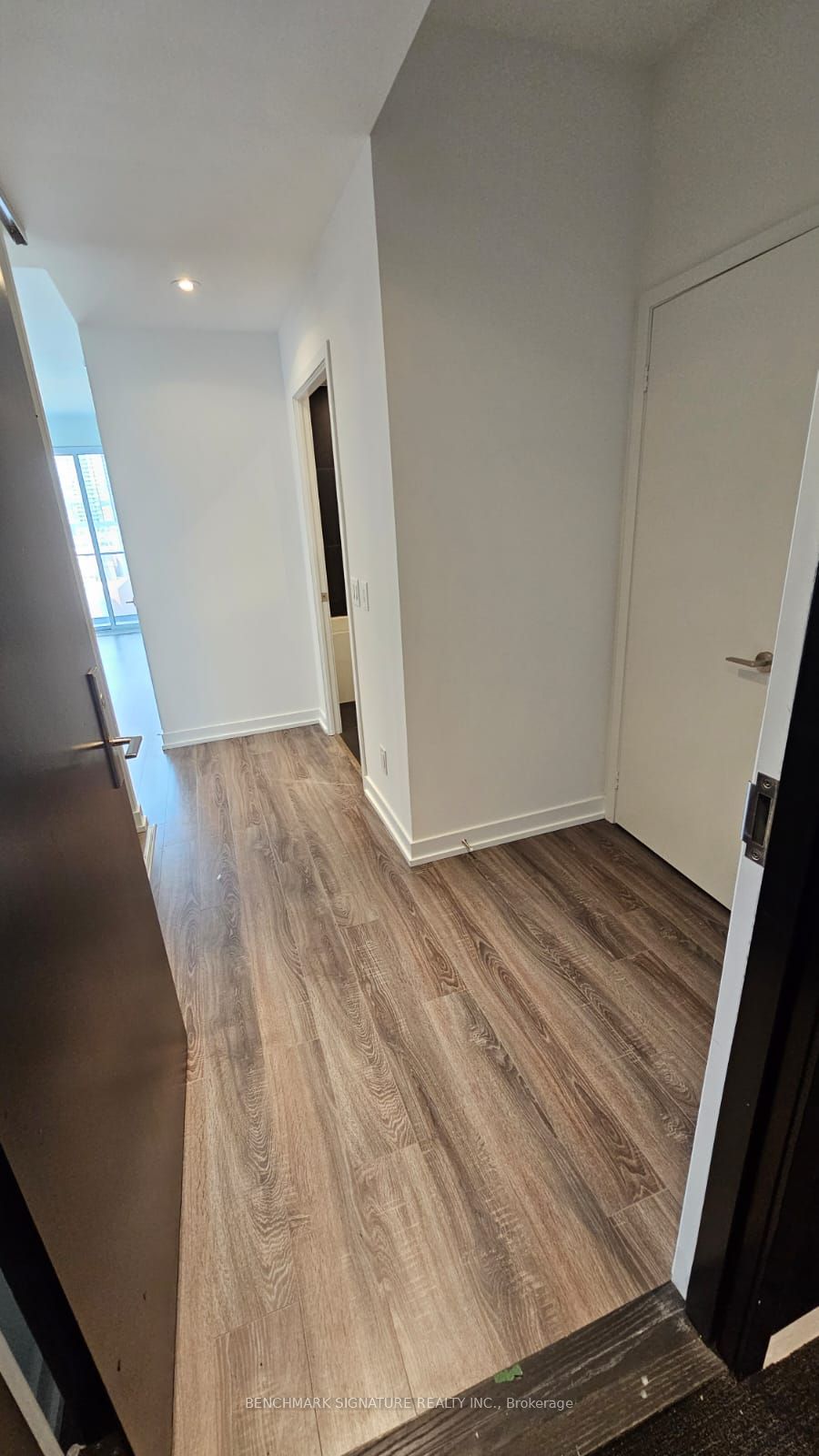 20 Edward Street 2513, Toronto, ON M5G 0C5 photo 3