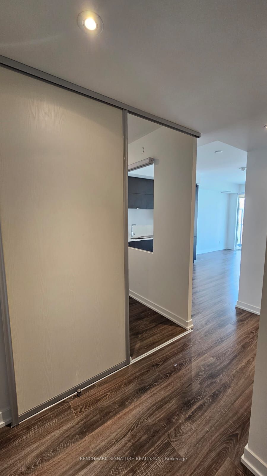 20 Edward Street 2513, Toronto, ON M5G 0C5 photo 5