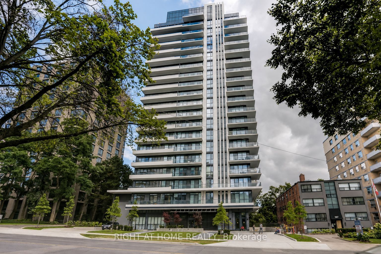 609 Avenue Road 1806, Toronto, ON M4V 2K3