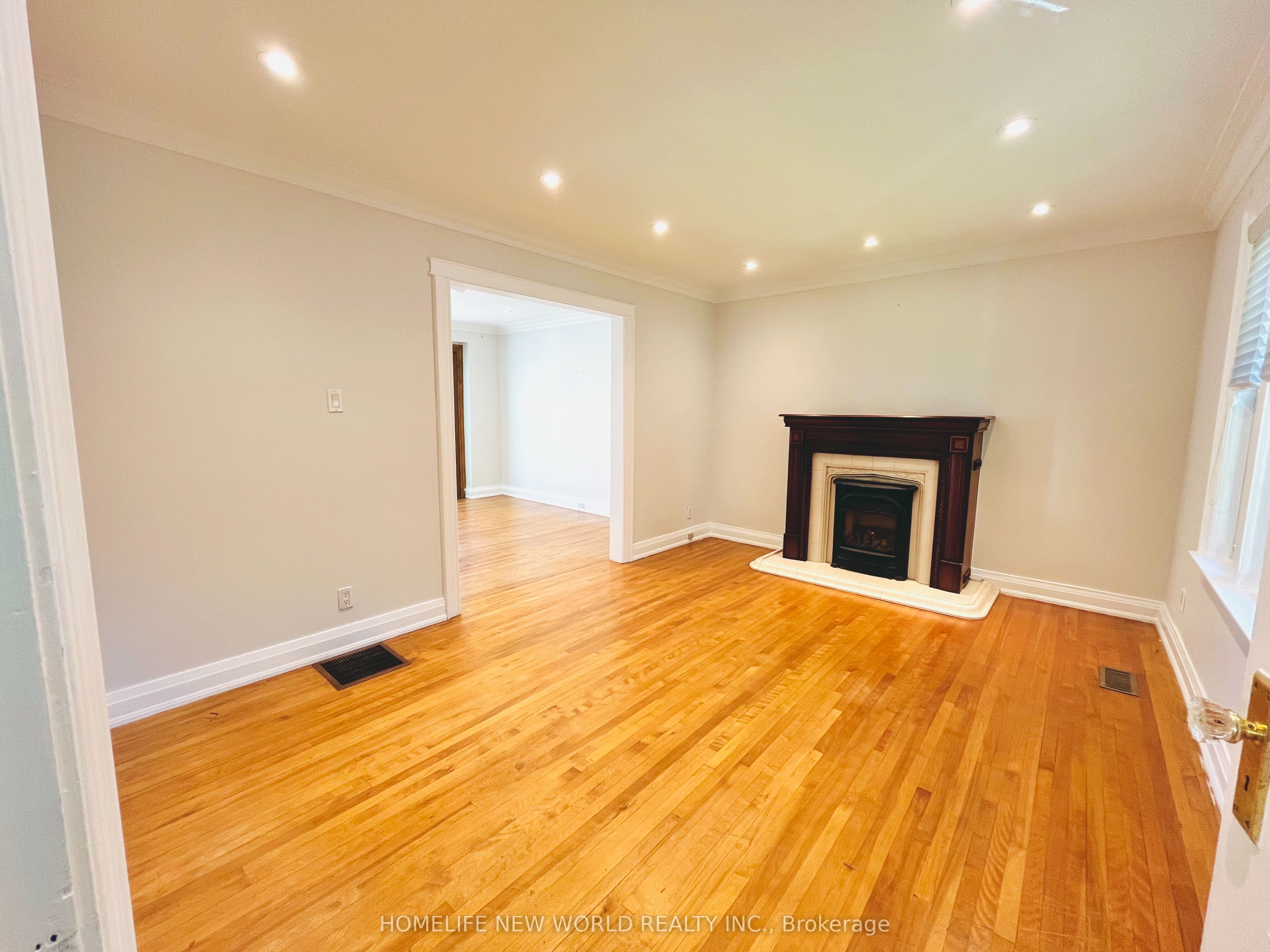 121 KINGSDALE Avenue GROUND, Toronto, ON M2N 3W5 photo 3