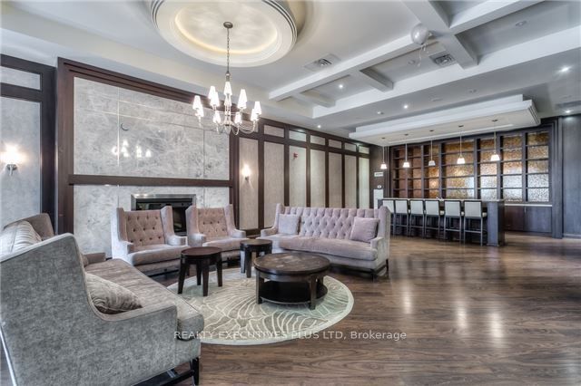 135 Wynford Drive 404, Toronto, ON M3C 0J4 photo 2