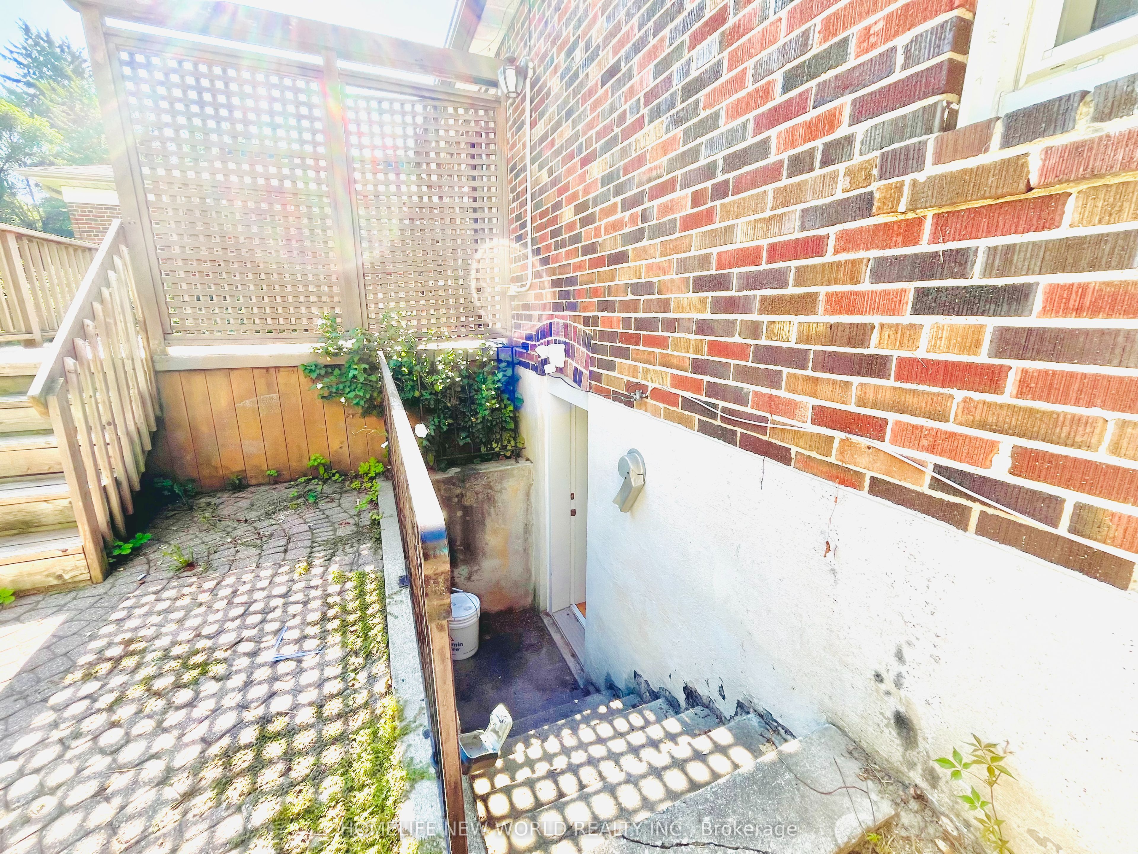 121 KINGSDALE Avenue BSMT, Toronto, ON M2N 3W5 photo 3
