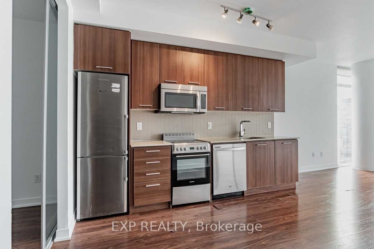 105 George Street 1311, Toronto, ON M5A 0L4 photo 3