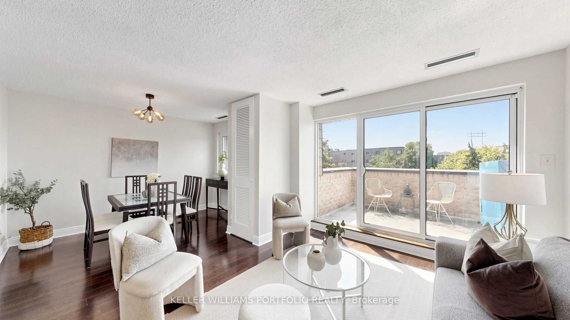 4005 Don Mills Road 358, Toronto, ON M2H 3J9