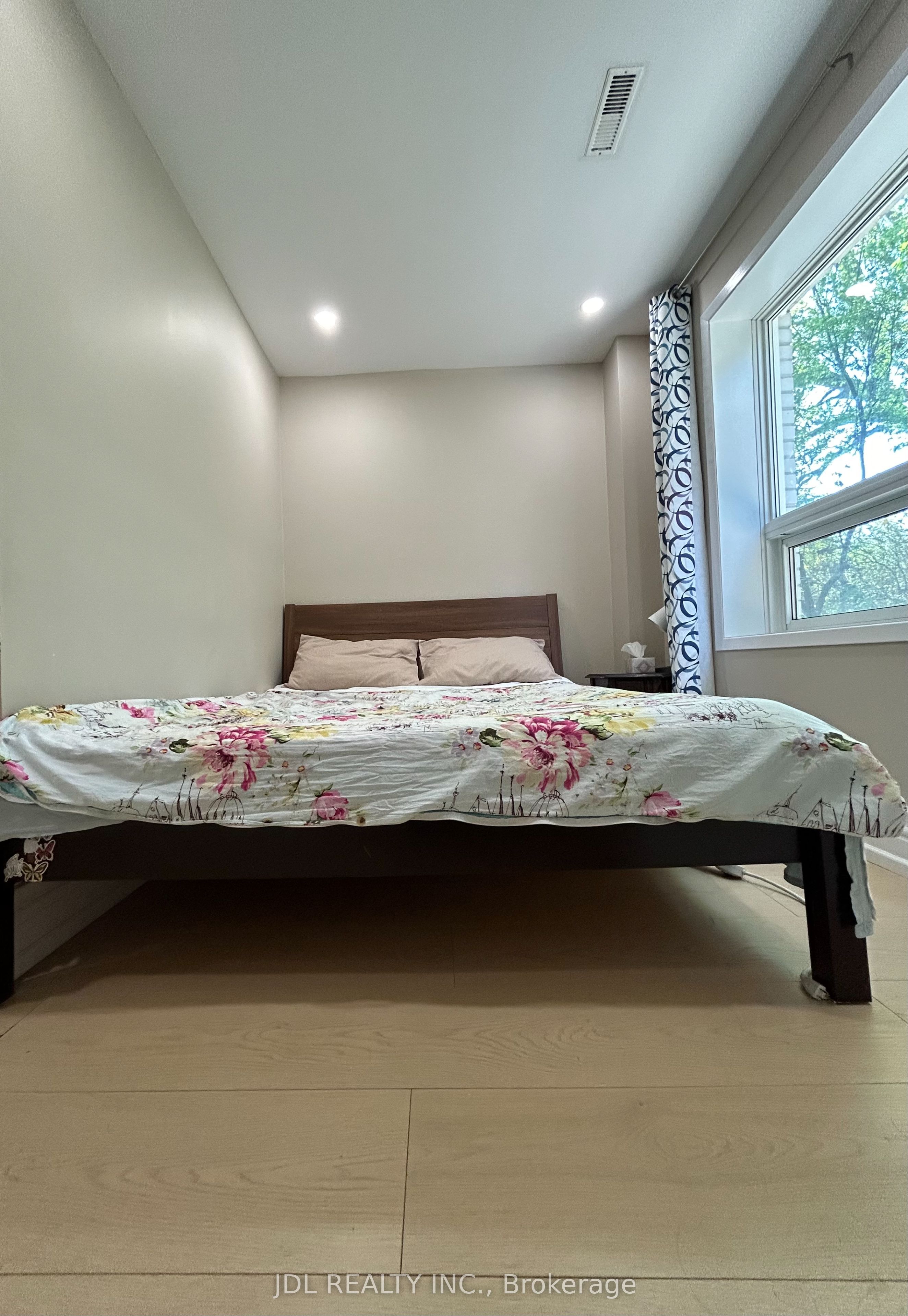 62 Banstock Dr Drive Suite A Main Floor, Toronto, ON M2K 2H6 photo 4