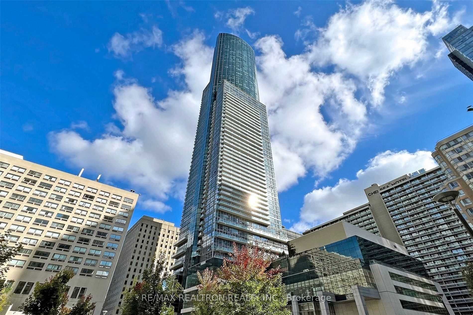 386 Yonge Street 5207, Toronto, ON M5B 0A5